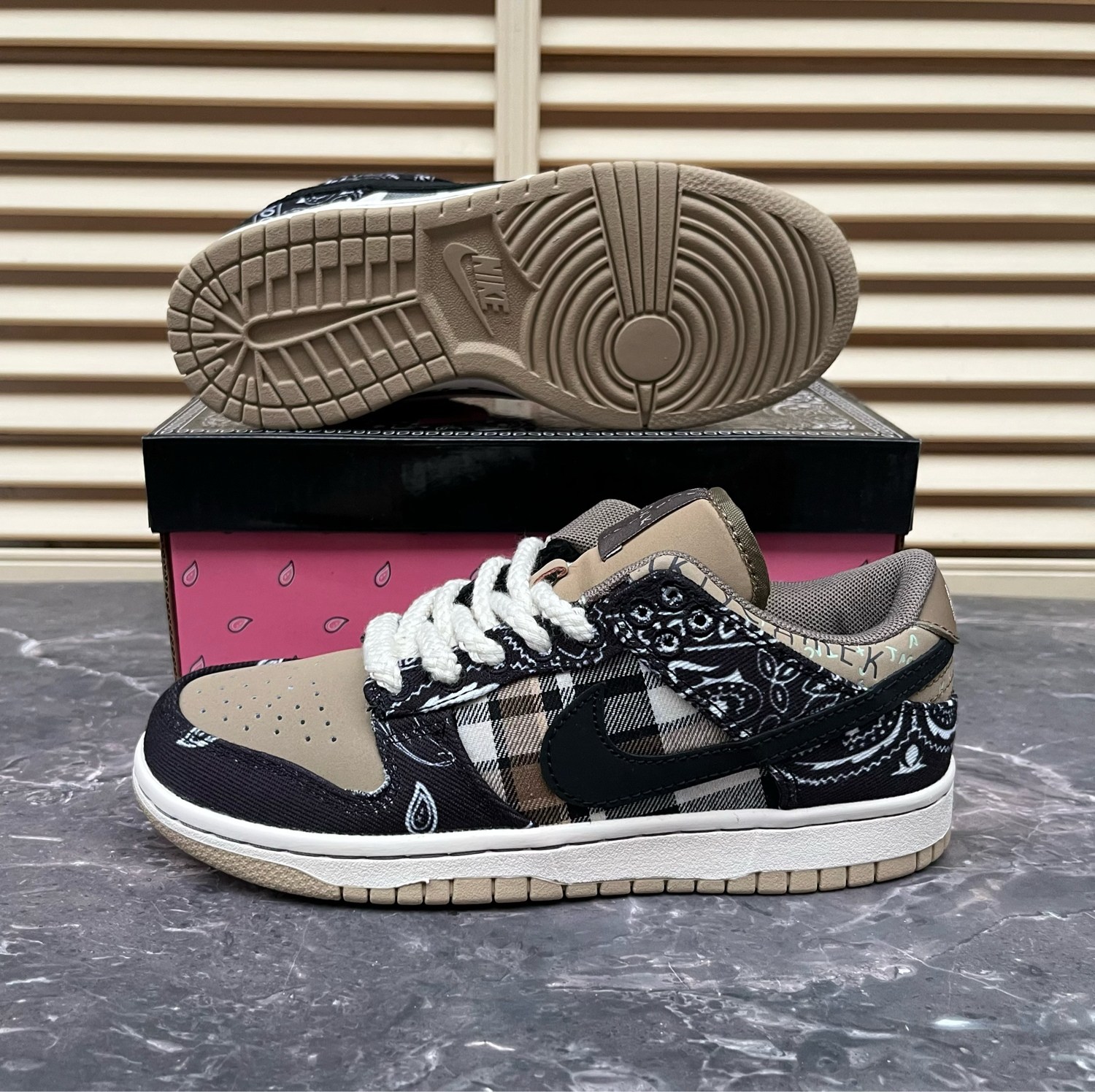 кроссовки nike sb dunk low travis scott,nike sb dunk low x travis scott,travis scott nike sb dunk low,кроссовки найк sb dunk low x travis scott,кроссовки nike sb dunk low x travis scott