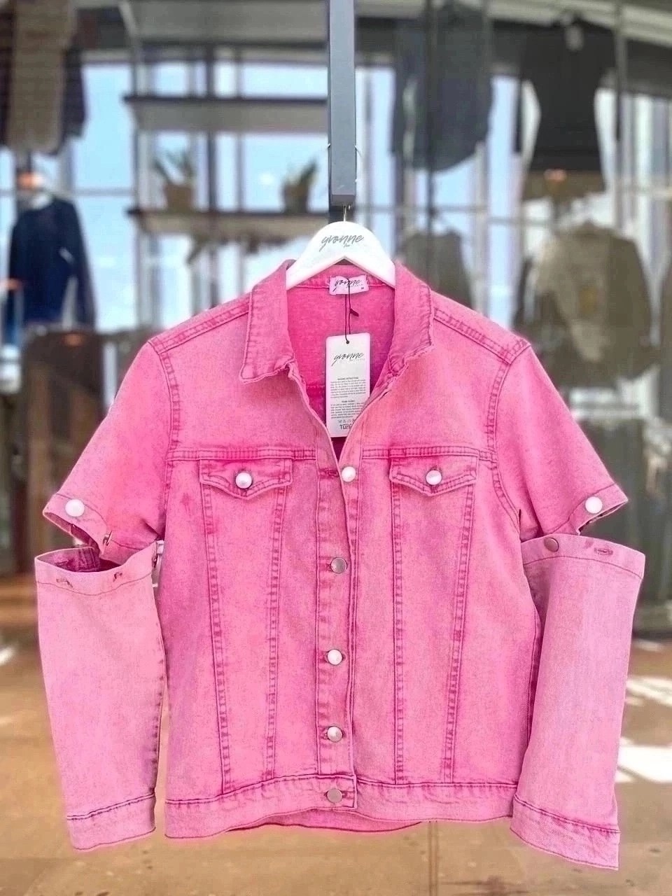 джинсовая куртка,женские джинсовые куртки,джинсовая куртка с карманами,женская куртка