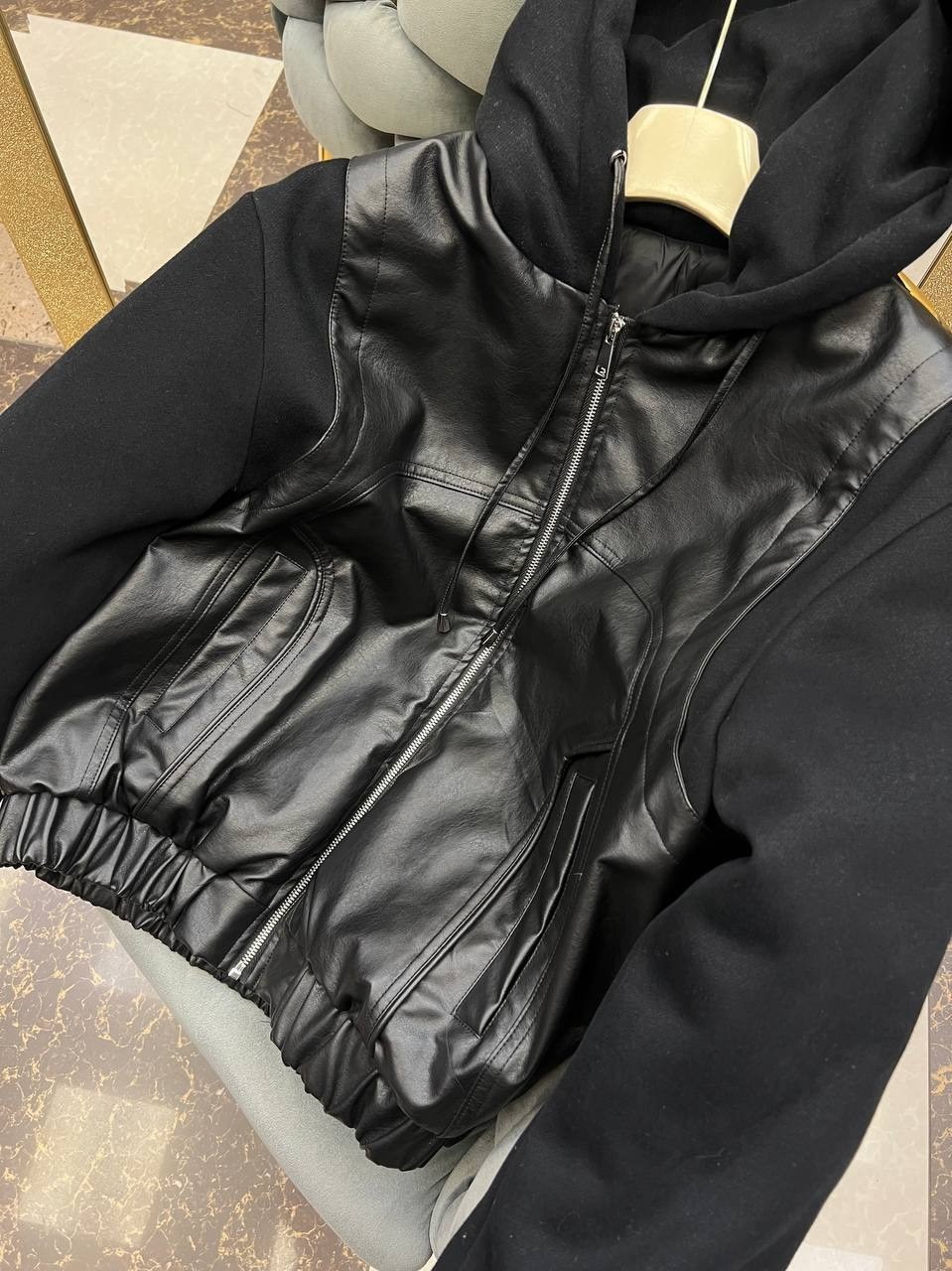 кожаная куртка бомбер с капюшоном мужская,мужская кожаная куртка с капюшоном,демисезонная куртка,кожаная куртка,кожаная куртка с капюшоном