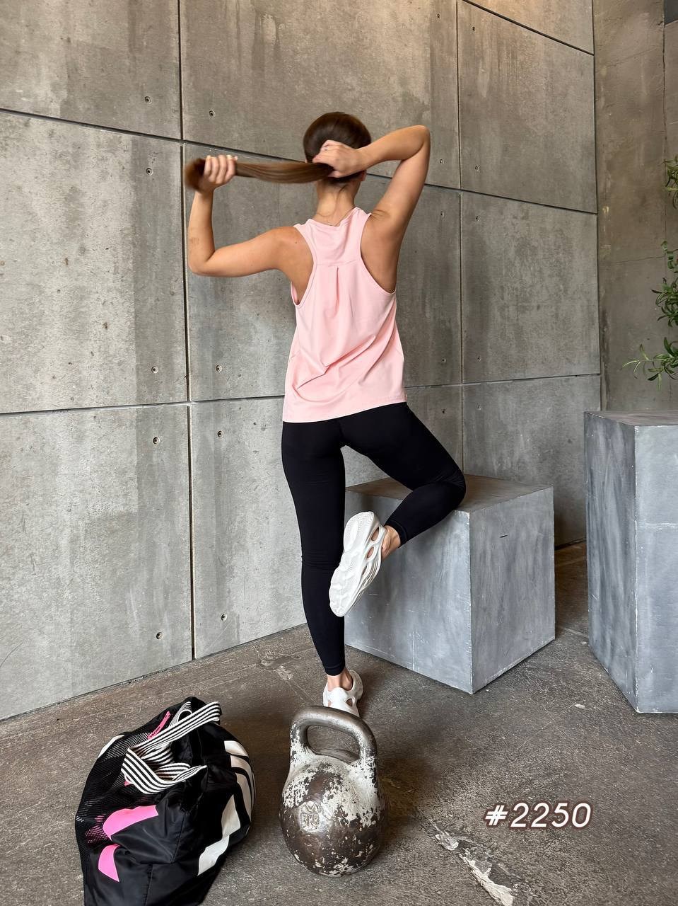 майка для фитнеса,удлиненная майка для фитнеса,женская спортивная майка,спортивные топы,спортивная майка