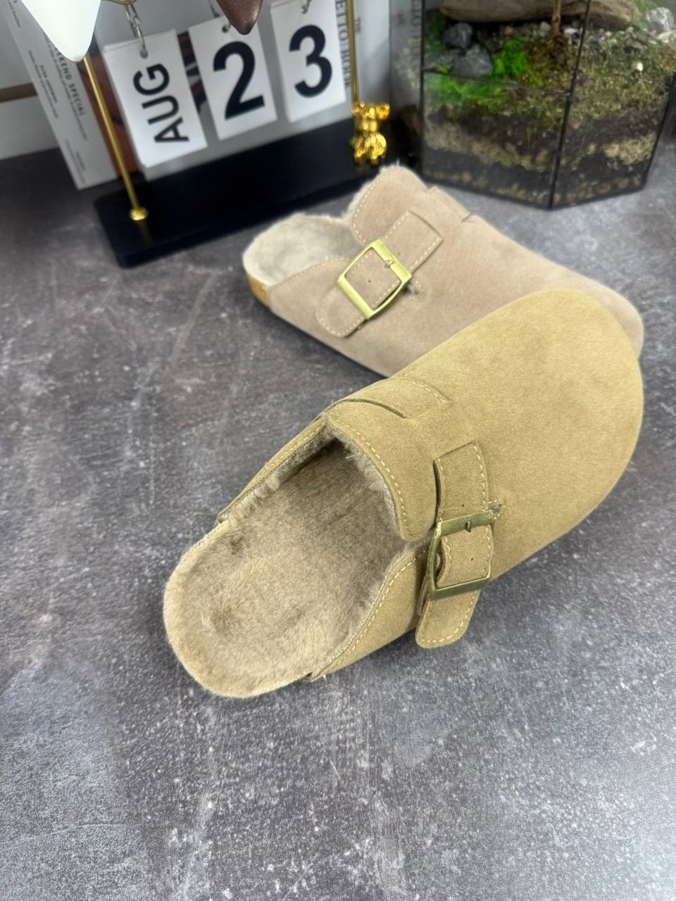 ,модные шлепанцы,тапочки замшевые,модные тапочки,тапочки мужские