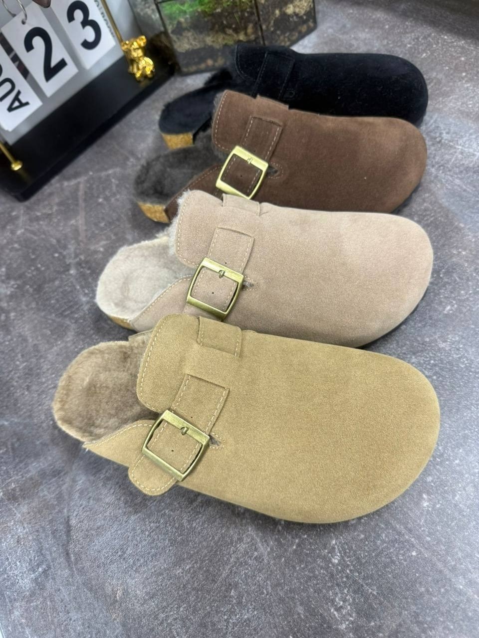 ,модные шлепанцы,тапочки замшевые,модные тапочки,тапочки мужские