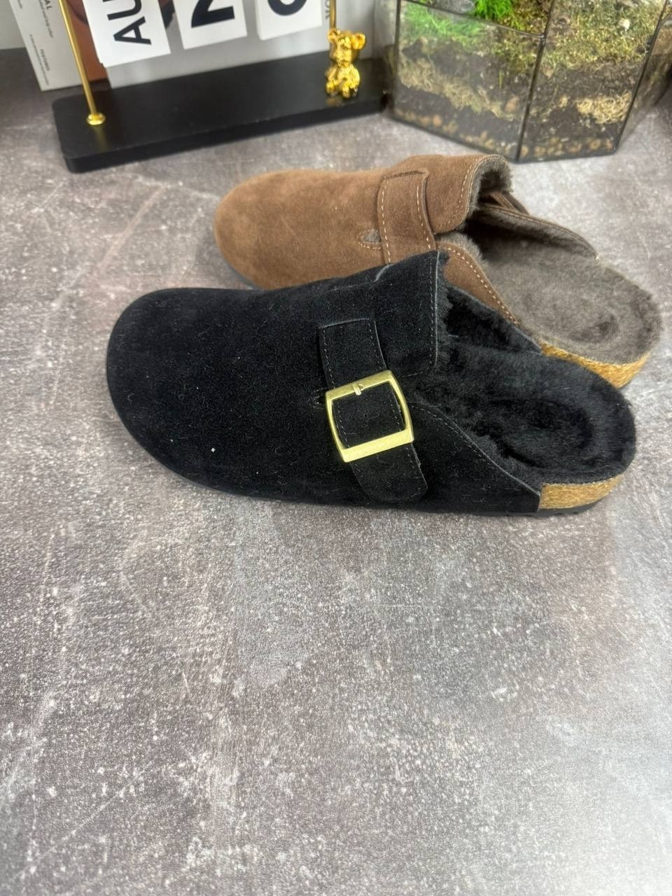 ,модные шлепанцы,тапочки замшевые,модные тапочки,тапочки мужские