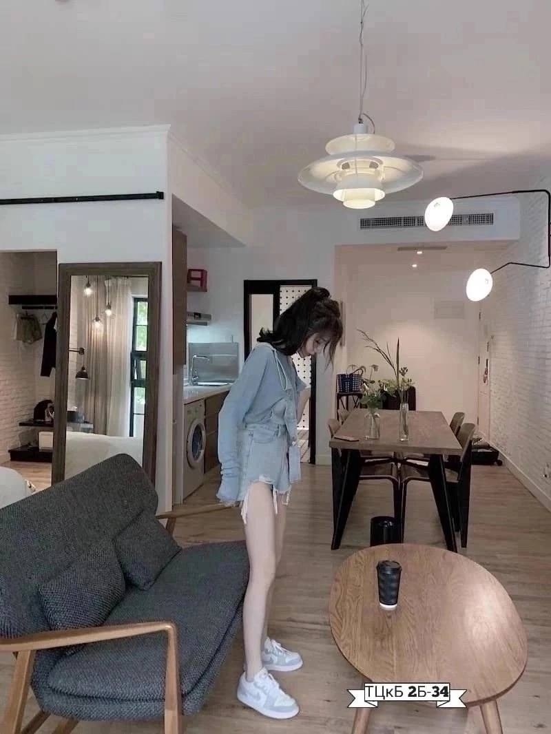 кореянка,женские комбинезоны,девушка азиатская,модная одежда,комбинезон розово