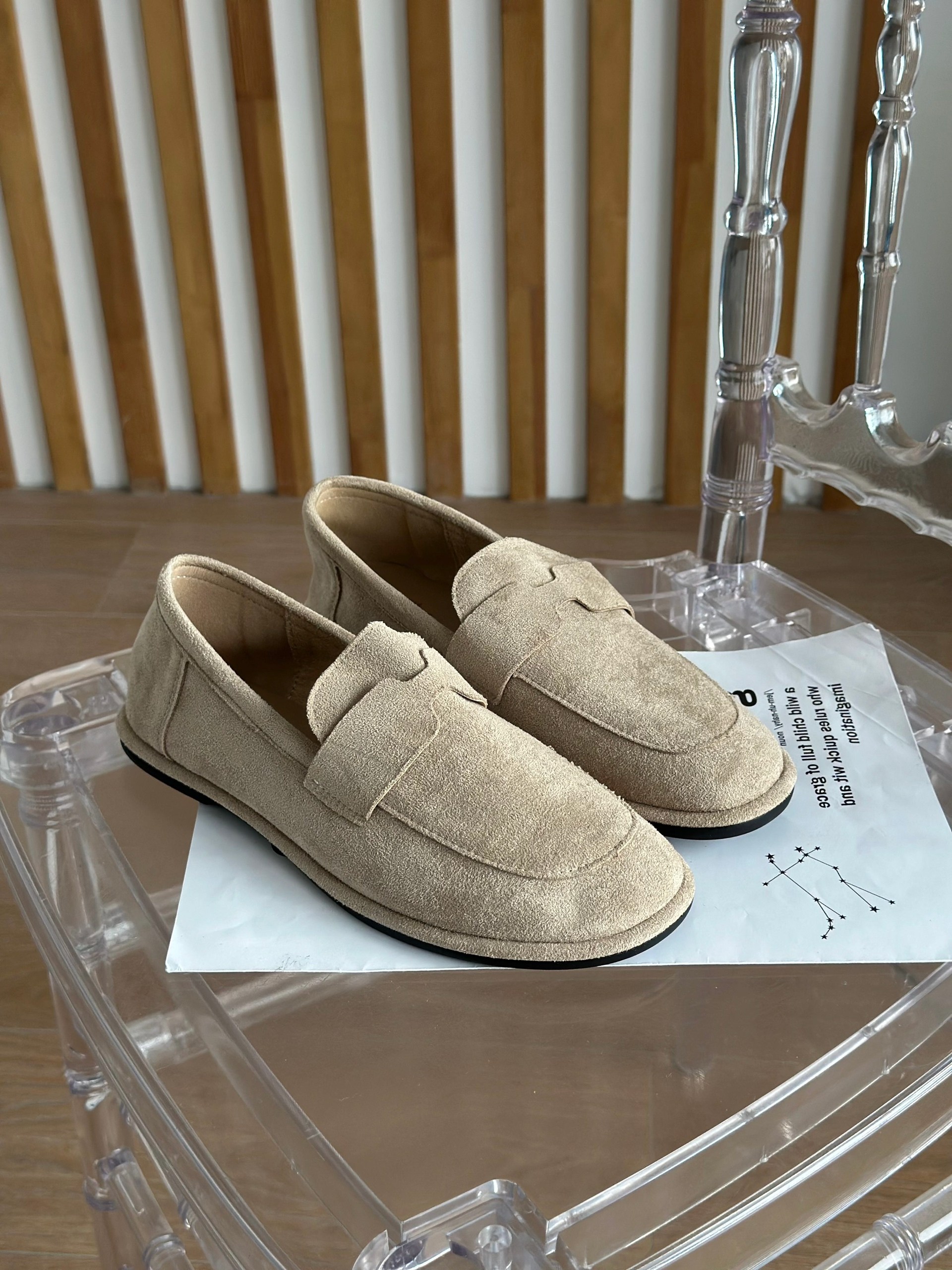 ,лоферы бежевые,лоро пиано лоферы мужские бежевые,лоферы замшевые,женские замшевые лоферы