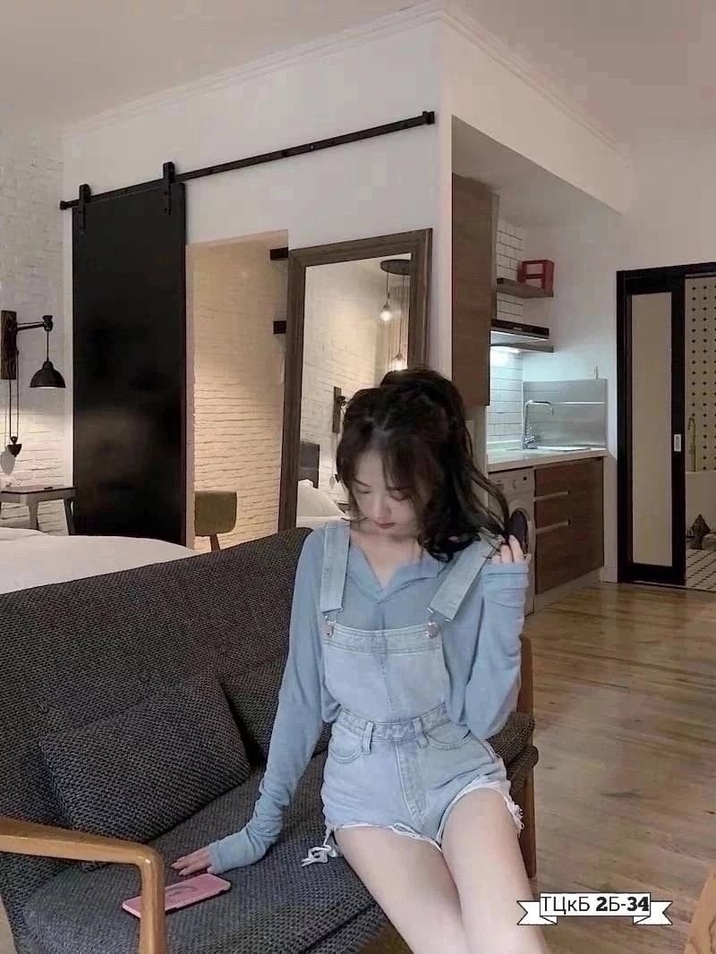 кореянка,женские комбинезоны,девушка азиатская,модная одежда,комбинезон розово