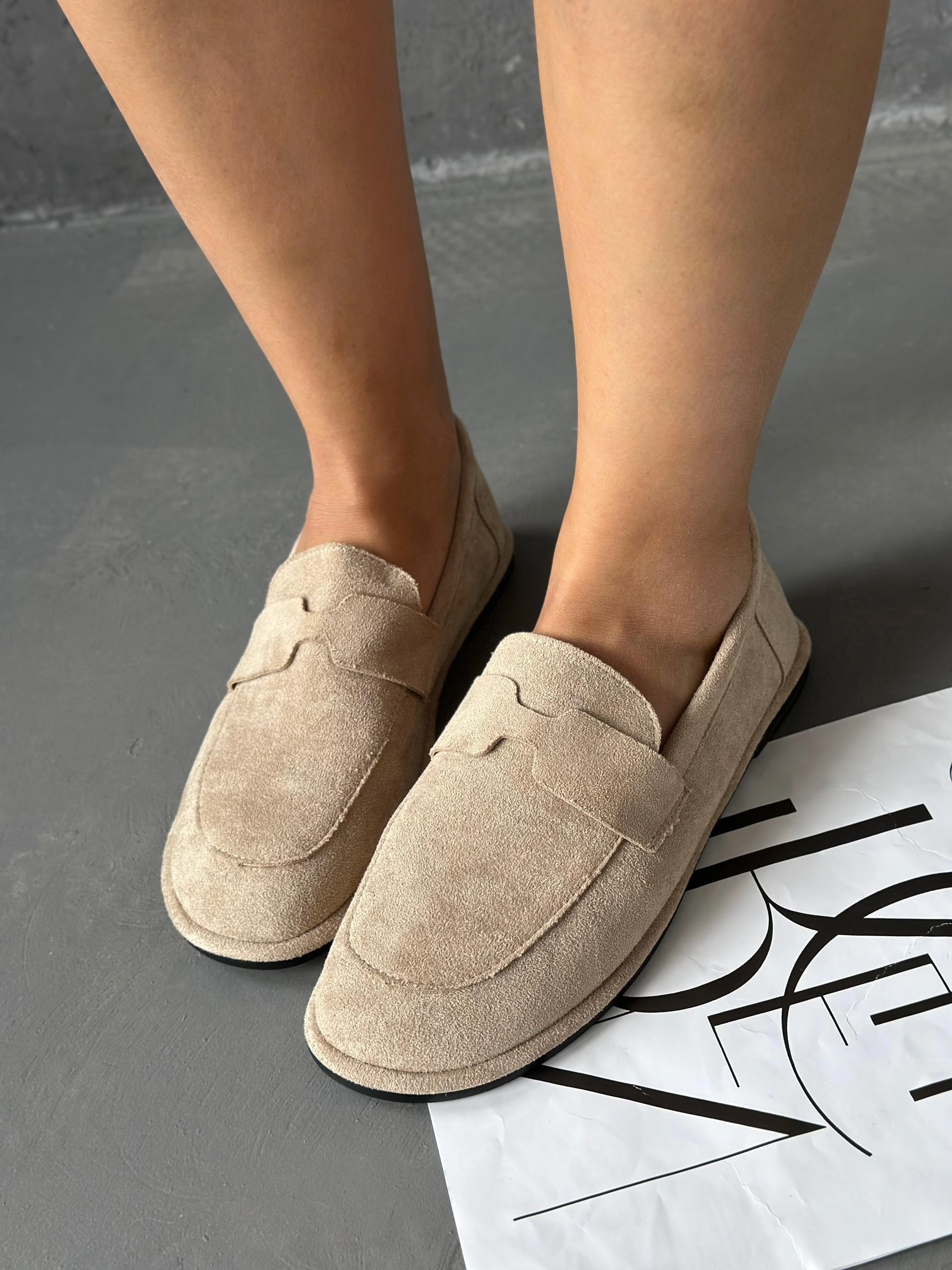 ,лоферы бежевые,лоро пиано лоферы мужские бежевые,лоферы замшевые,женские замшевые лоферы