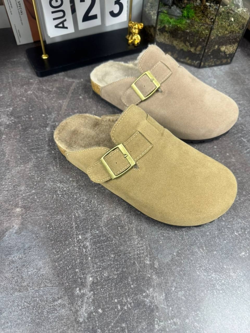 ,модные шлепанцы,тапочки замшевые,модные тапочки,тапочки мужские