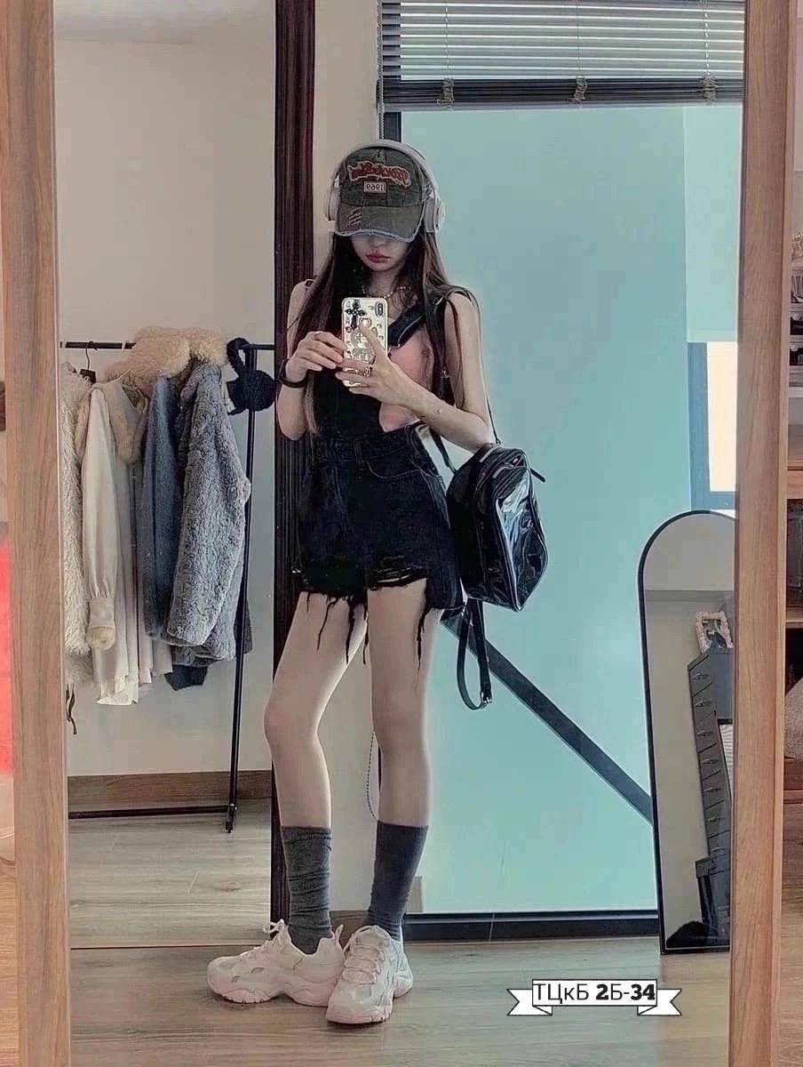 кореянка,женские комбинезоны,девушка азиатская,модная одежда,комбинезон розово