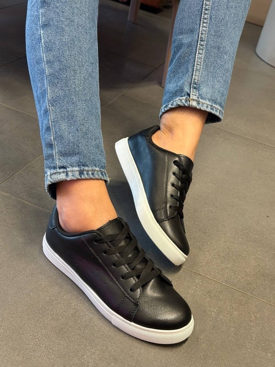 ,кроссовки черные,кожаные кроссовки экко,кеды черные женские,повседневные кроссовки