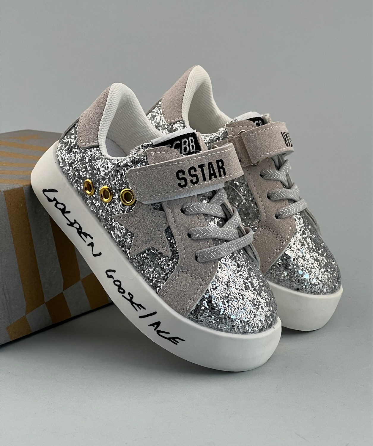 ,детский ,детские кроссовки,спортивная ,блестящие кроссовки