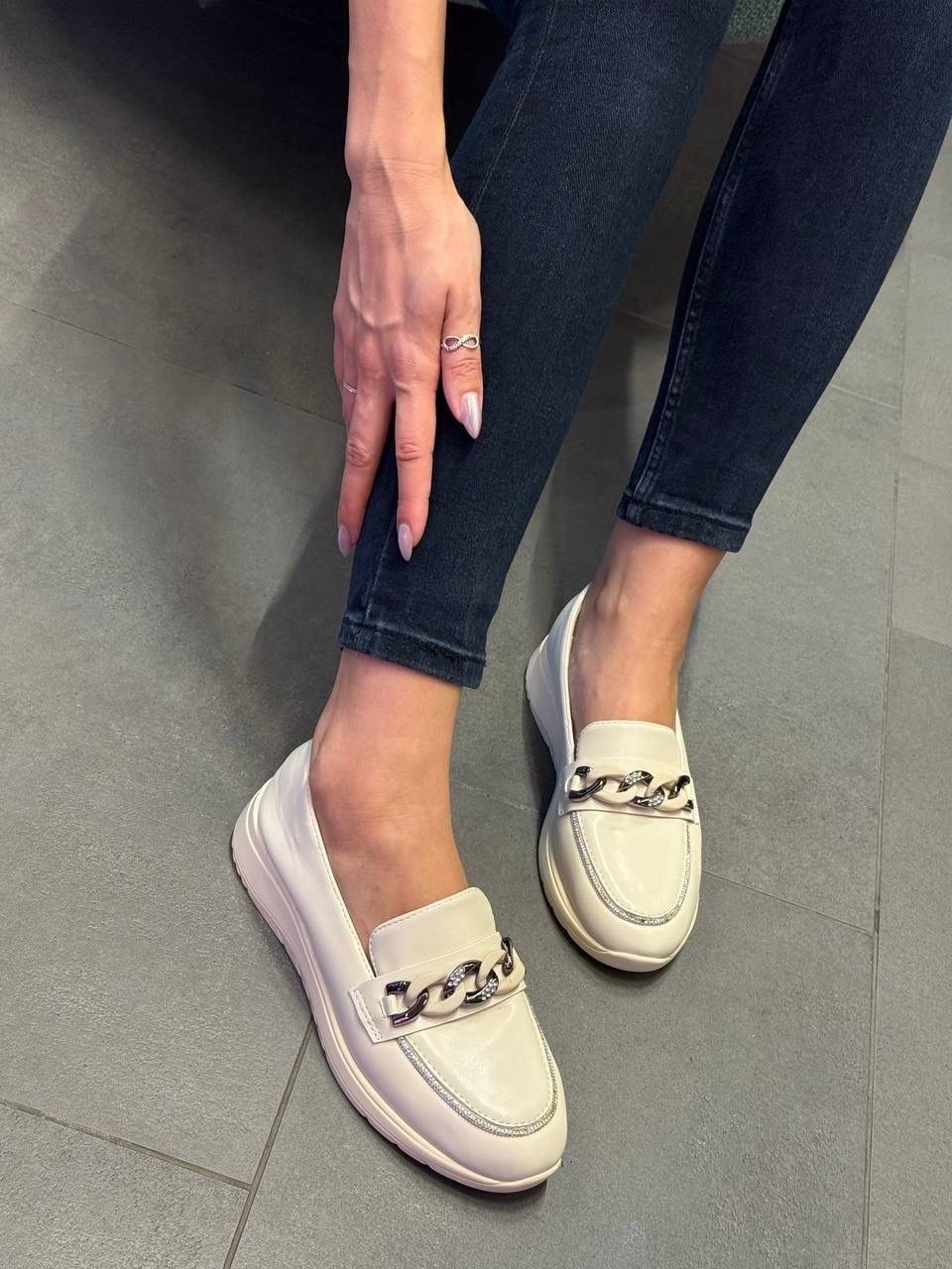 ,лоферы женские,лоферы женские белые,белые лоферы,лоферы женские туфли на плоской подошве для офиса