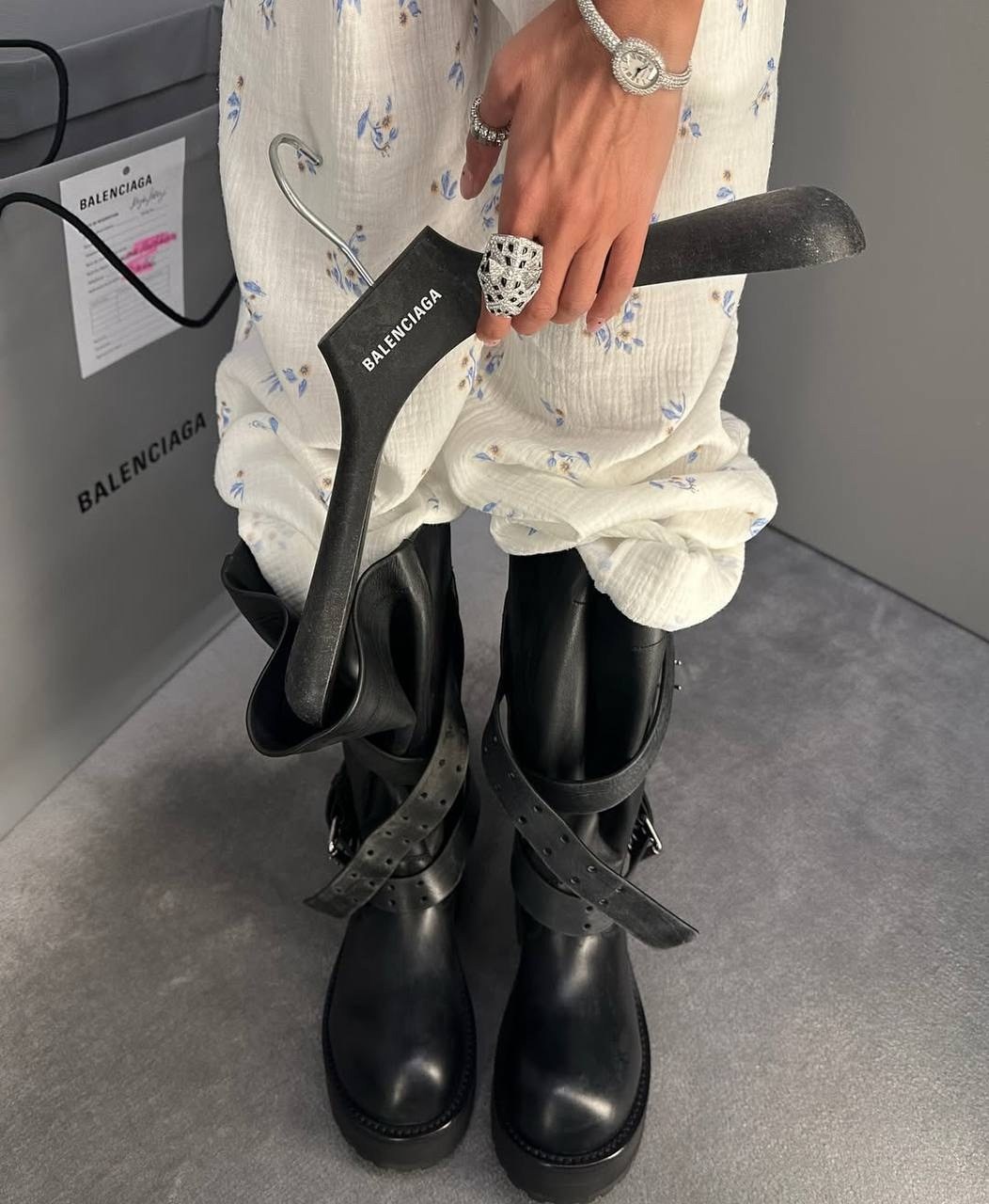 ,высокие ботинки,ботинки большие,женская ,полусапоги