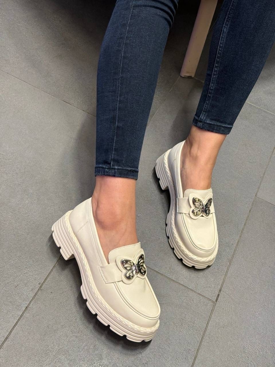 ,лоферы женские,лоферы женские белые,белые лоферы,лоферы женские туфли на плоской подошве для офиса