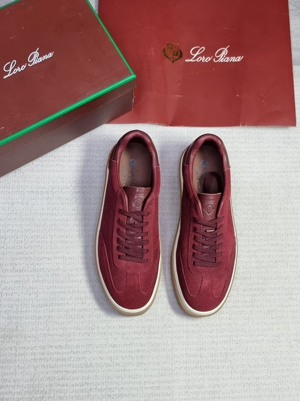 ,спортивная ,обуви,замшевые кеды,брендовые кроссовки