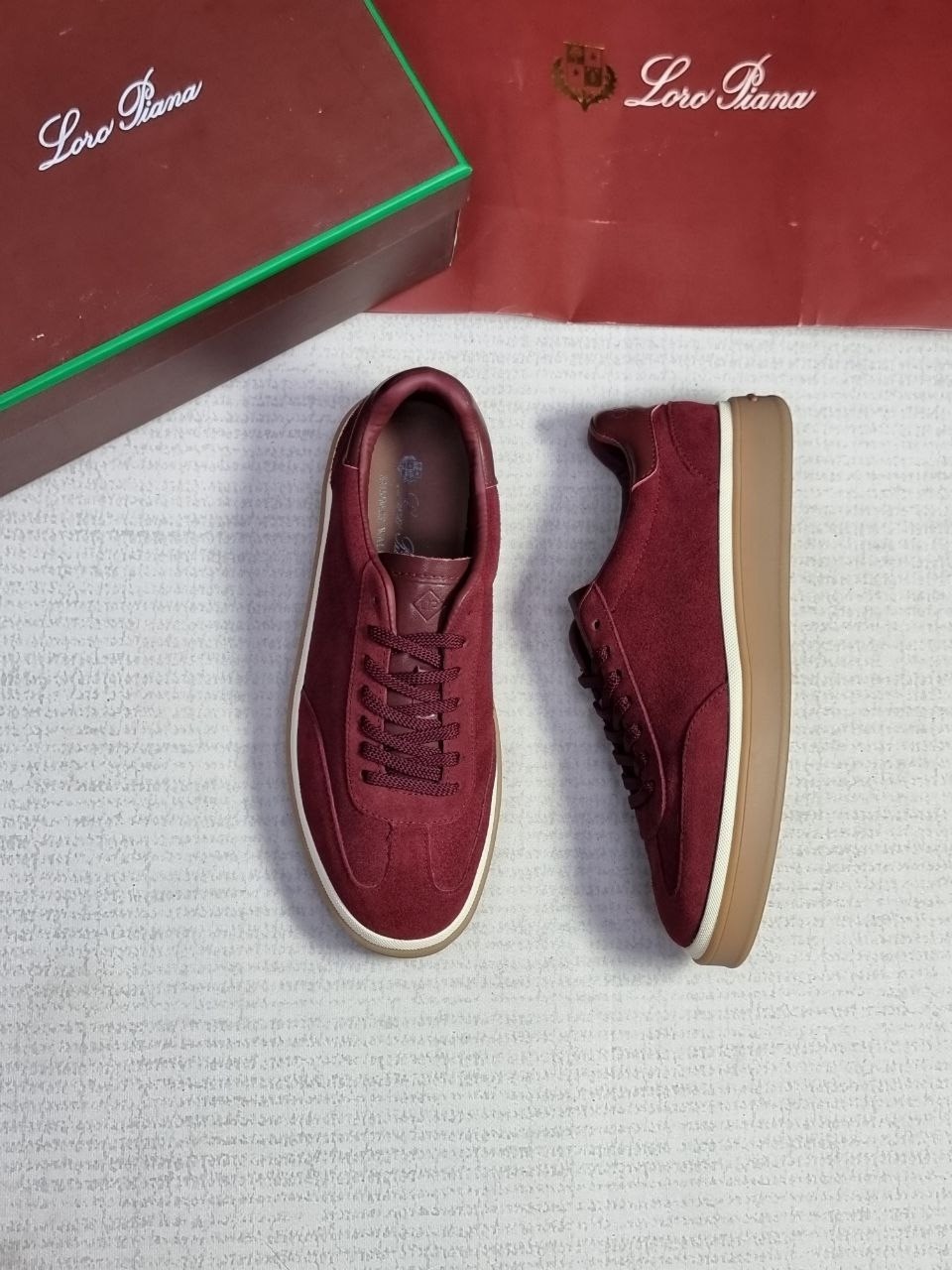 ,спортивная ,обуви,замшевые кеды,брендовые кроссовки