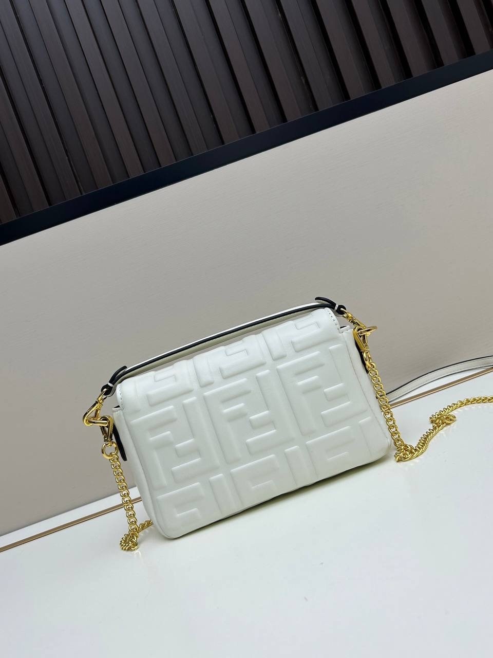 сумка fendi baguette,fendi сумка на плечо,cумка fendi,сумка женская fendi,сумка фенди