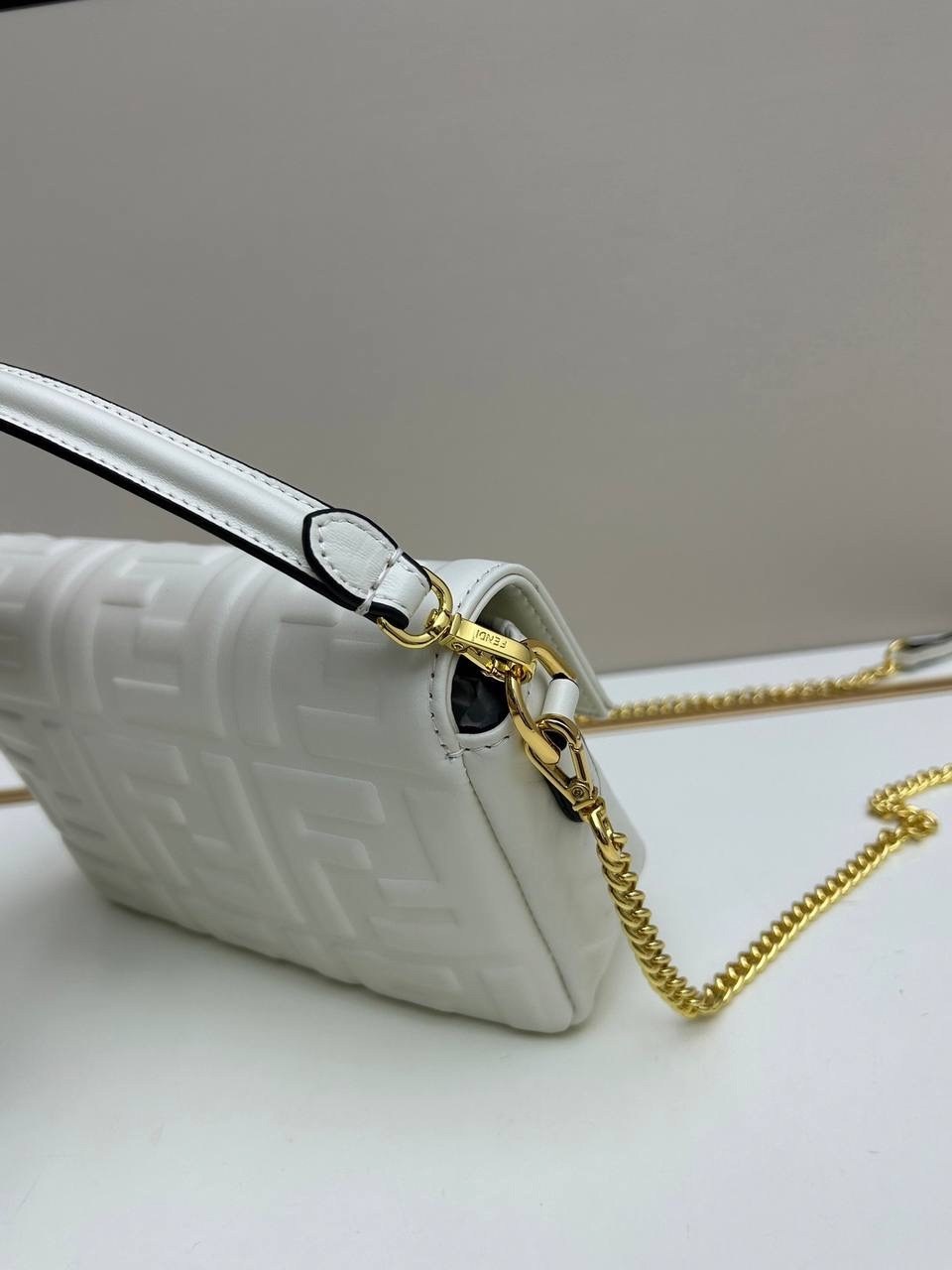 сумка fendi baguette,fendi сумка на плечо,cумка fendi,сумка женская fendi,сумка фенди