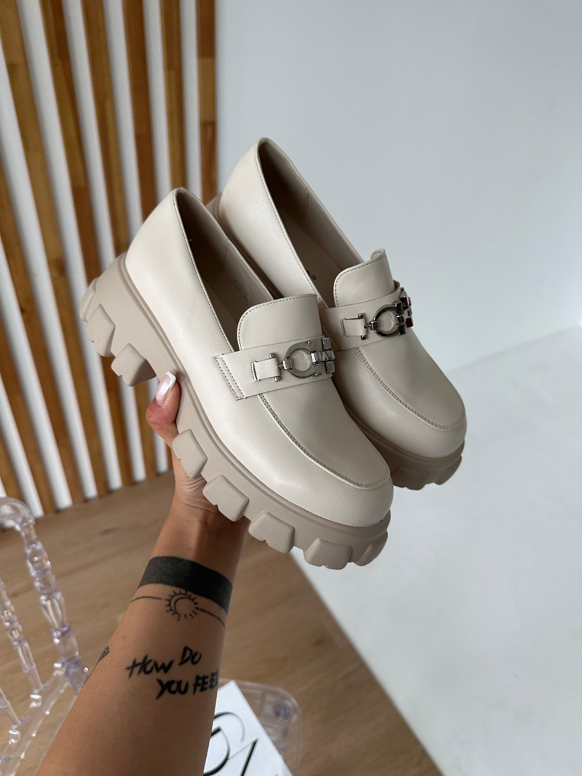 бежевые лоферы,,лоферы женские,модные лоферы,лоферы женские бежевые