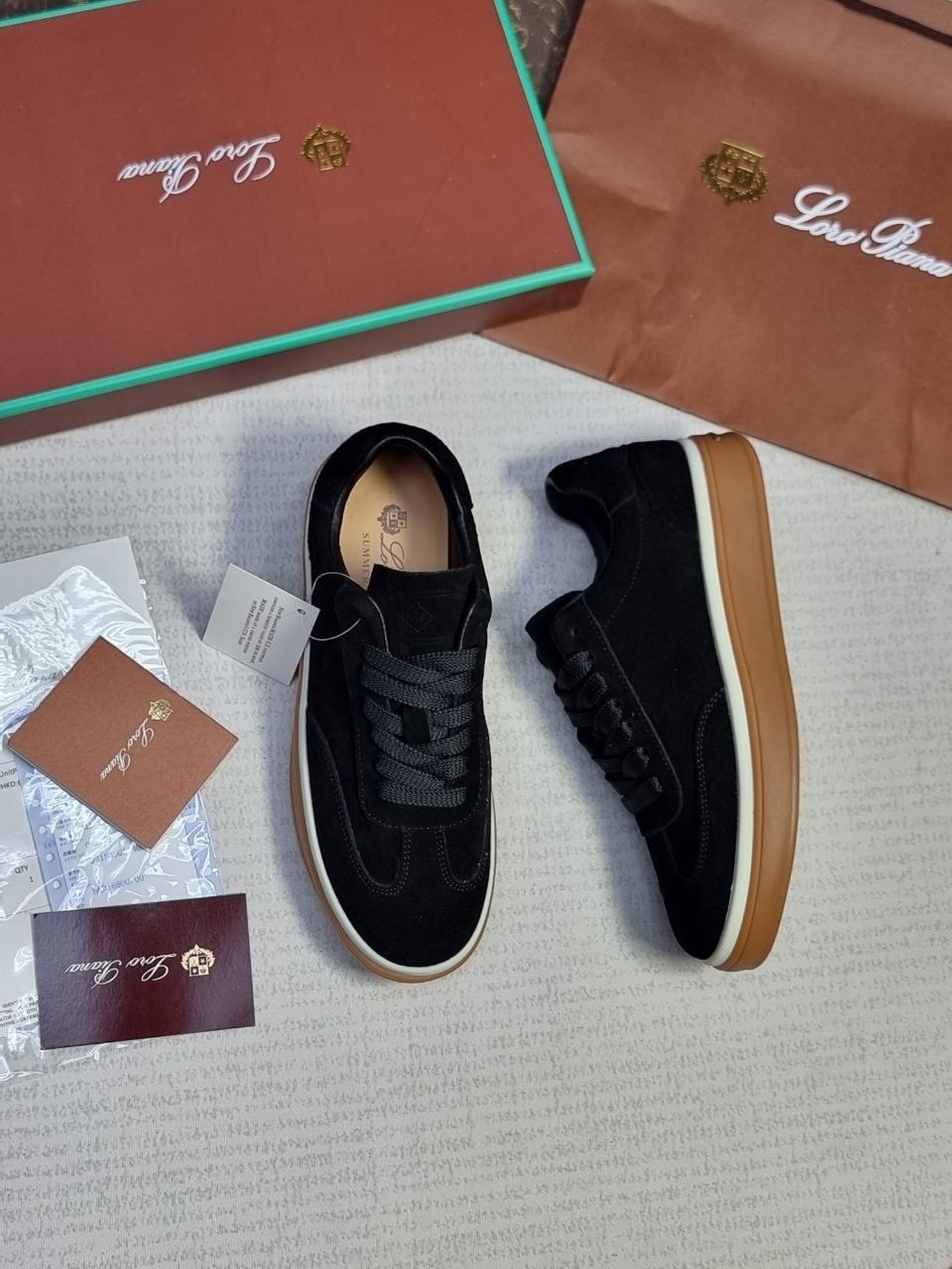 ,спортивная ,обуви,замшевые кеды,брендовые кроссовки