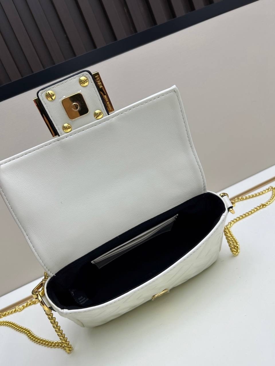 сумка fendi baguette,fendi сумка на плечо,cумка fendi,сумка женская fendi,сумка фенди