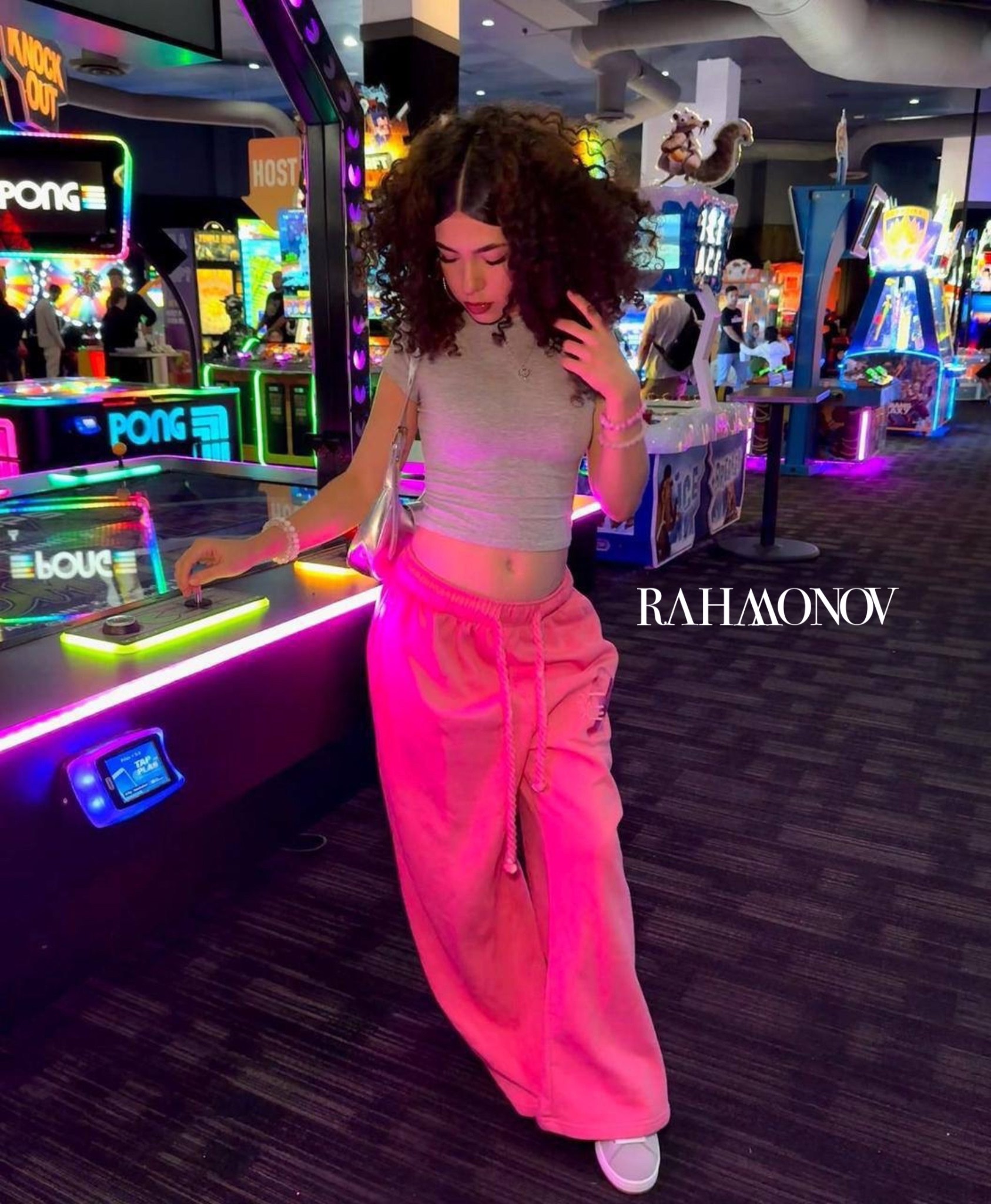 брюки розовые,штаны розовые,спортивные брюки,спортивные брюки широкие,штаны свободные