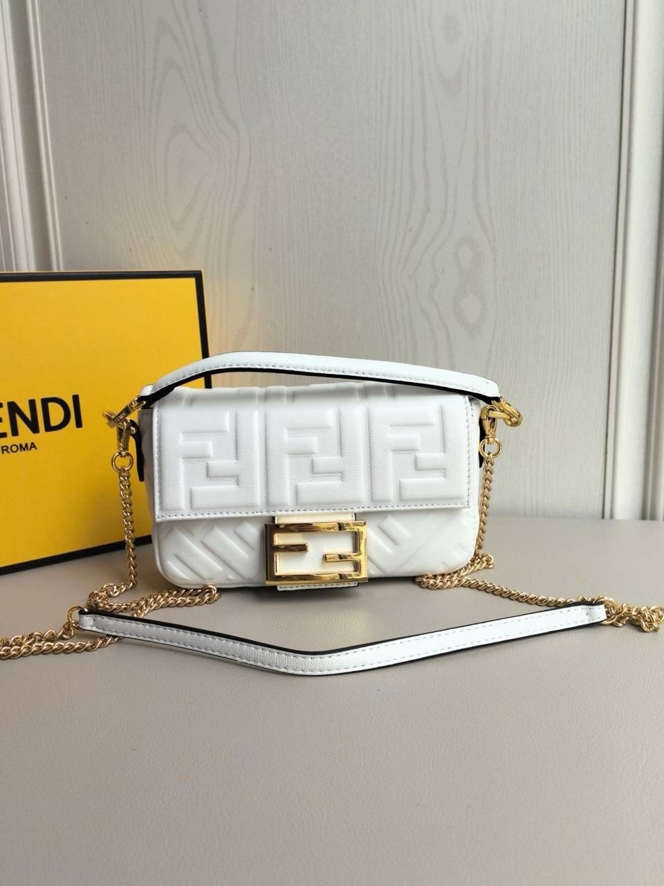 сумка fendi baguette,fendi сумка,fendi сумка на плечо,сумка женская fendi,сумка фенди белая