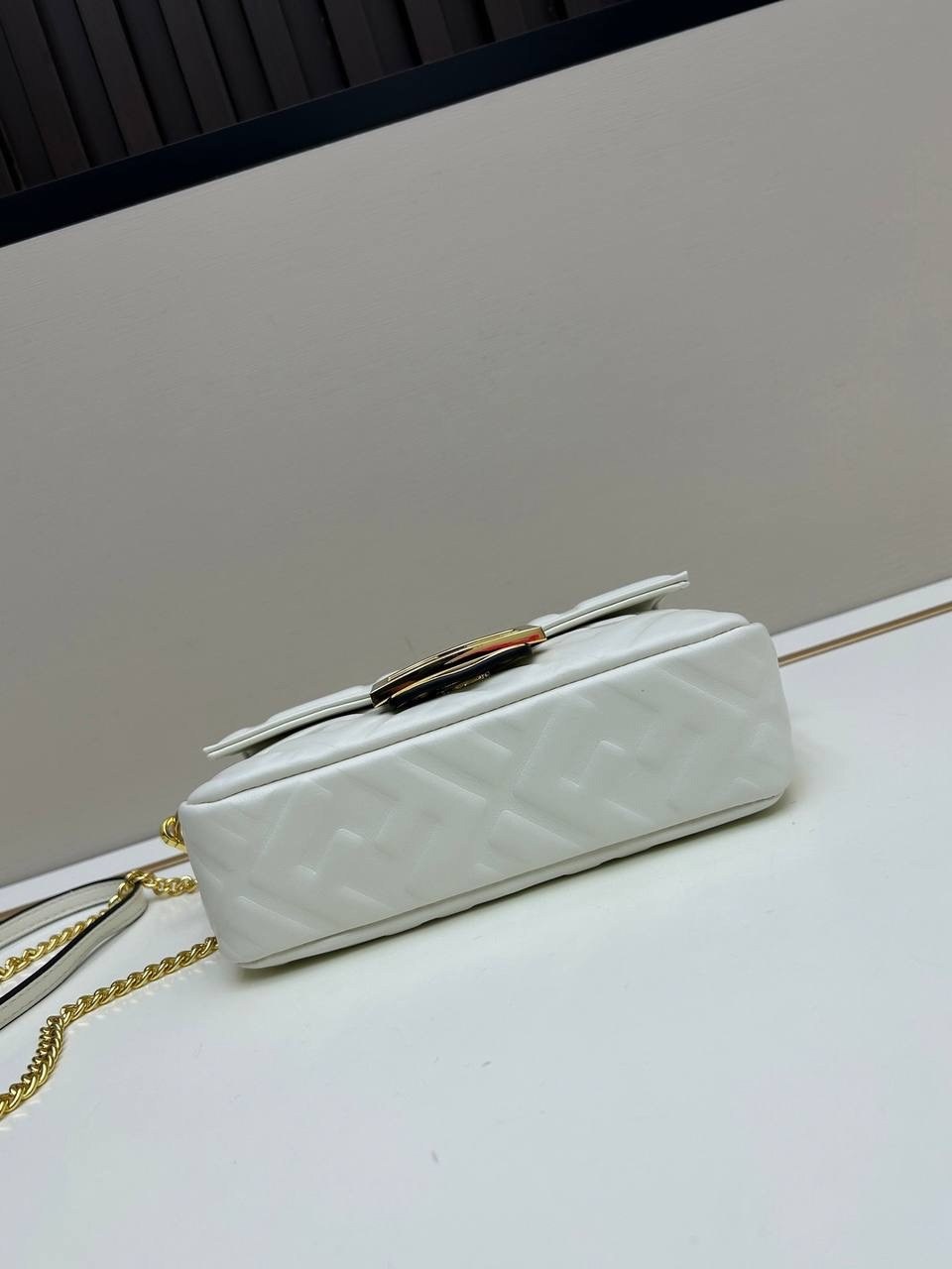 сумка fendi baguette,fendi сумка на плечо,cумка fendi,сумка женская fendi,сумка фенди