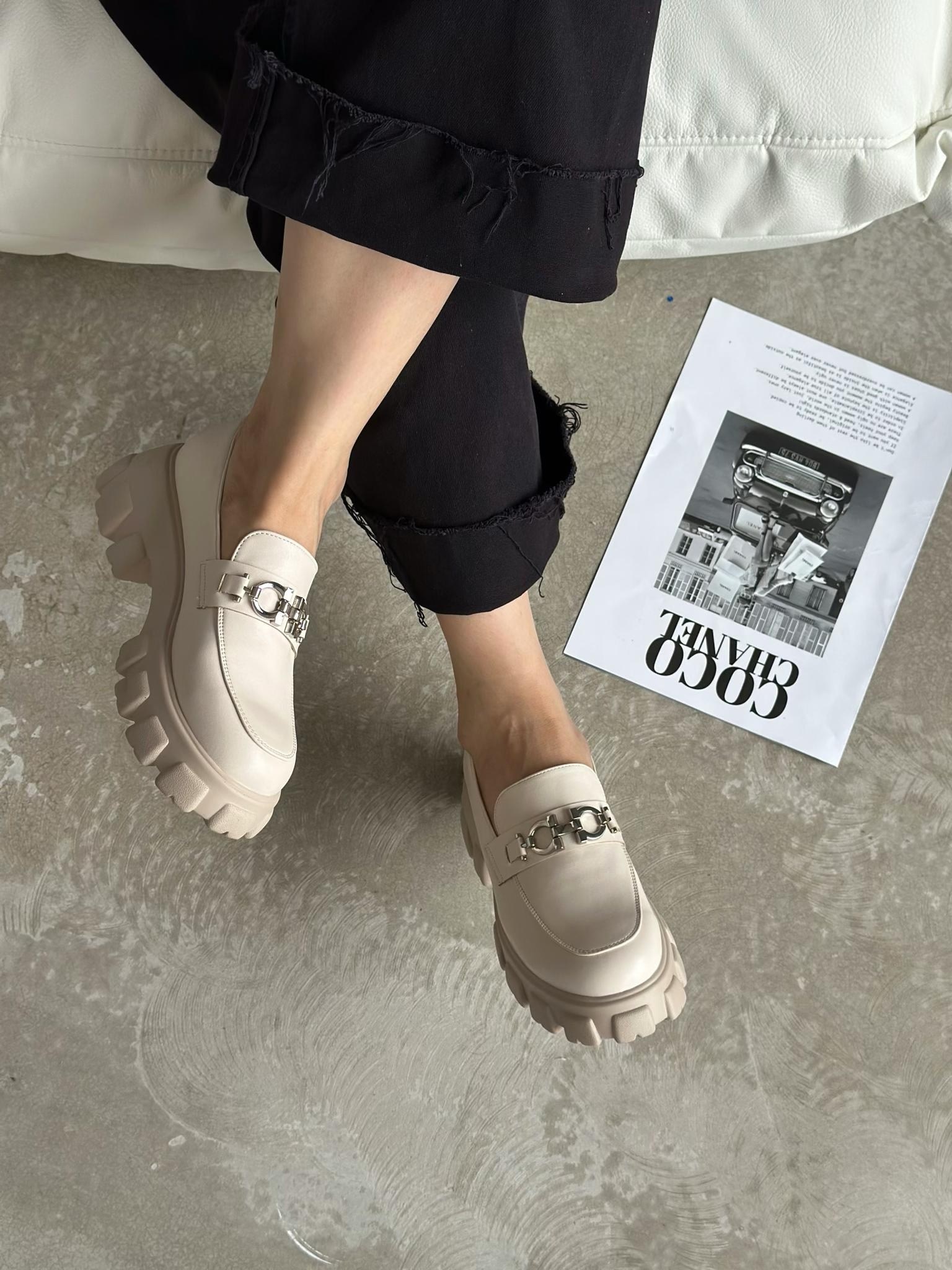 бежевые лоферы,,лоферы женские,модные лоферы,лоферы женские бежевые