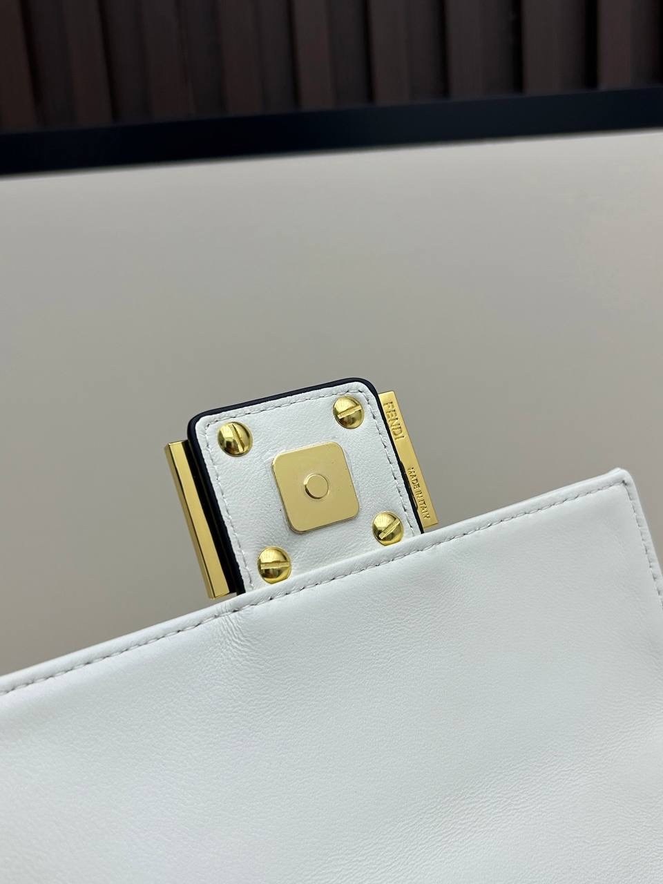 сумка fendi baguette,fendi сумка на плечо,cумка fendi,сумка женская fendi,сумка фенди