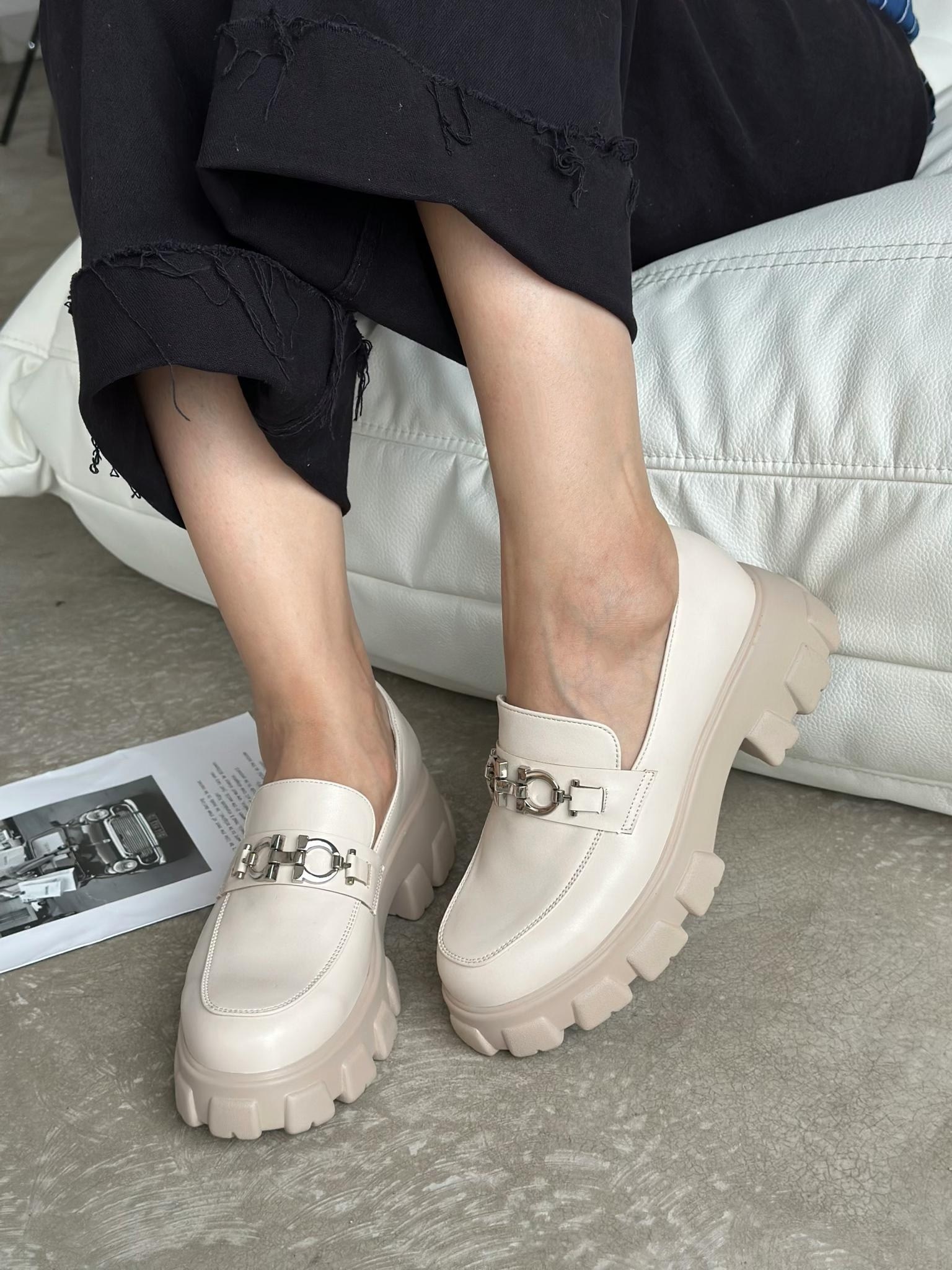 бежевые лоферы,,лоферы женские,модные лоферы,лоферы женские бежевые