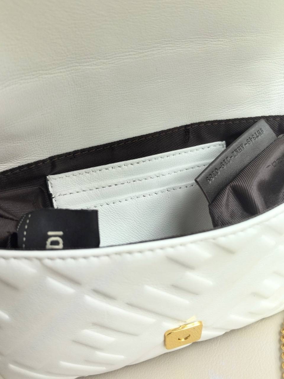 сумка fendi baguette,fendi сумка,fendi сумка на плечо,сумка женская fendi,сумка фенди белая