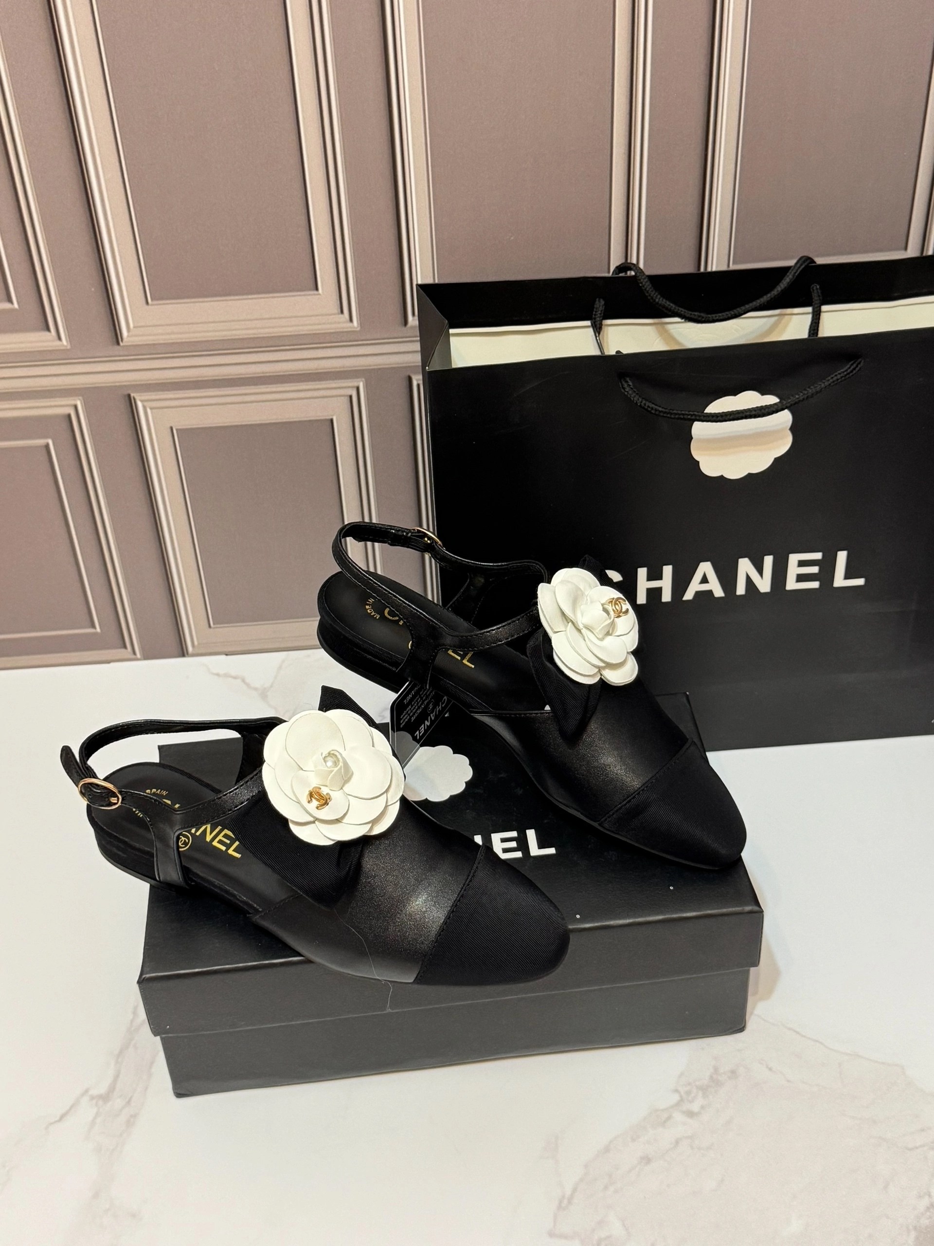 босоножки chanel,туфли chanel,босоножки шанель с серным носомм,босоножки шанель,туфли шанель