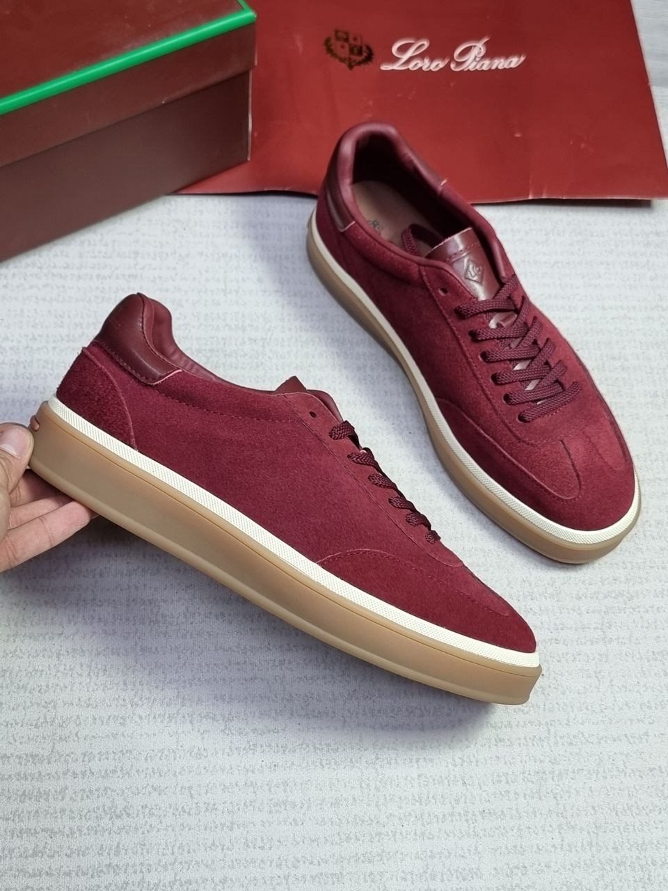 ,спортивная ,обуви,замшевые кеды,брендовые кроссовки