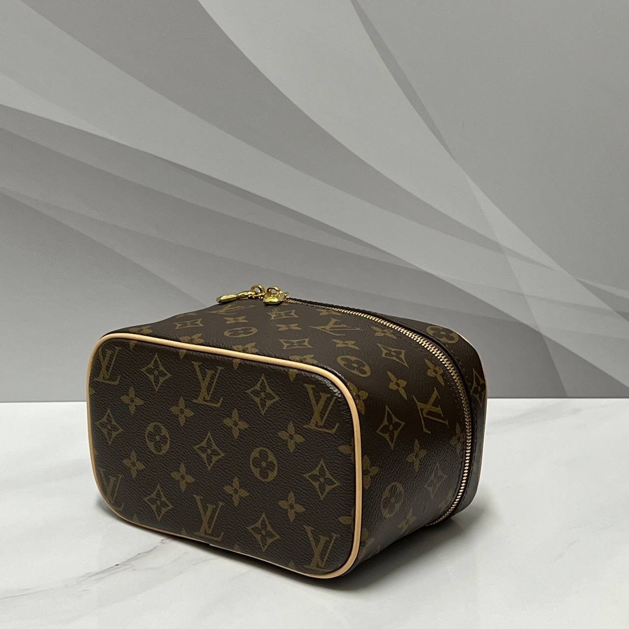 косметичка луи витон оригинал,louis vuitton косметичка,косметичка луи виттон оригинал,луи виттон косметичка,косметичка луис виттон