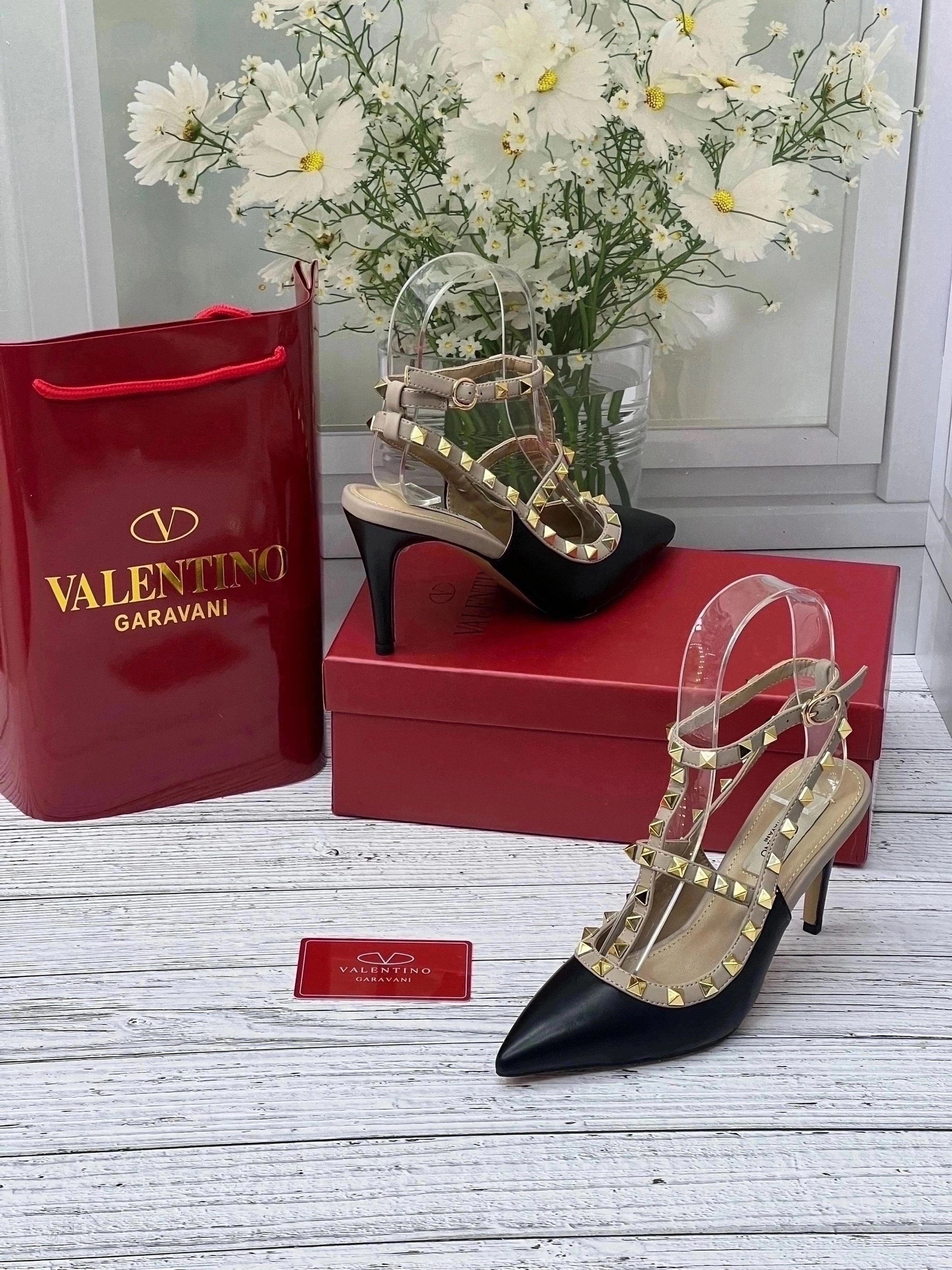 ,valentino туфли,босоножки valentino,туфли валентино черные,туфля