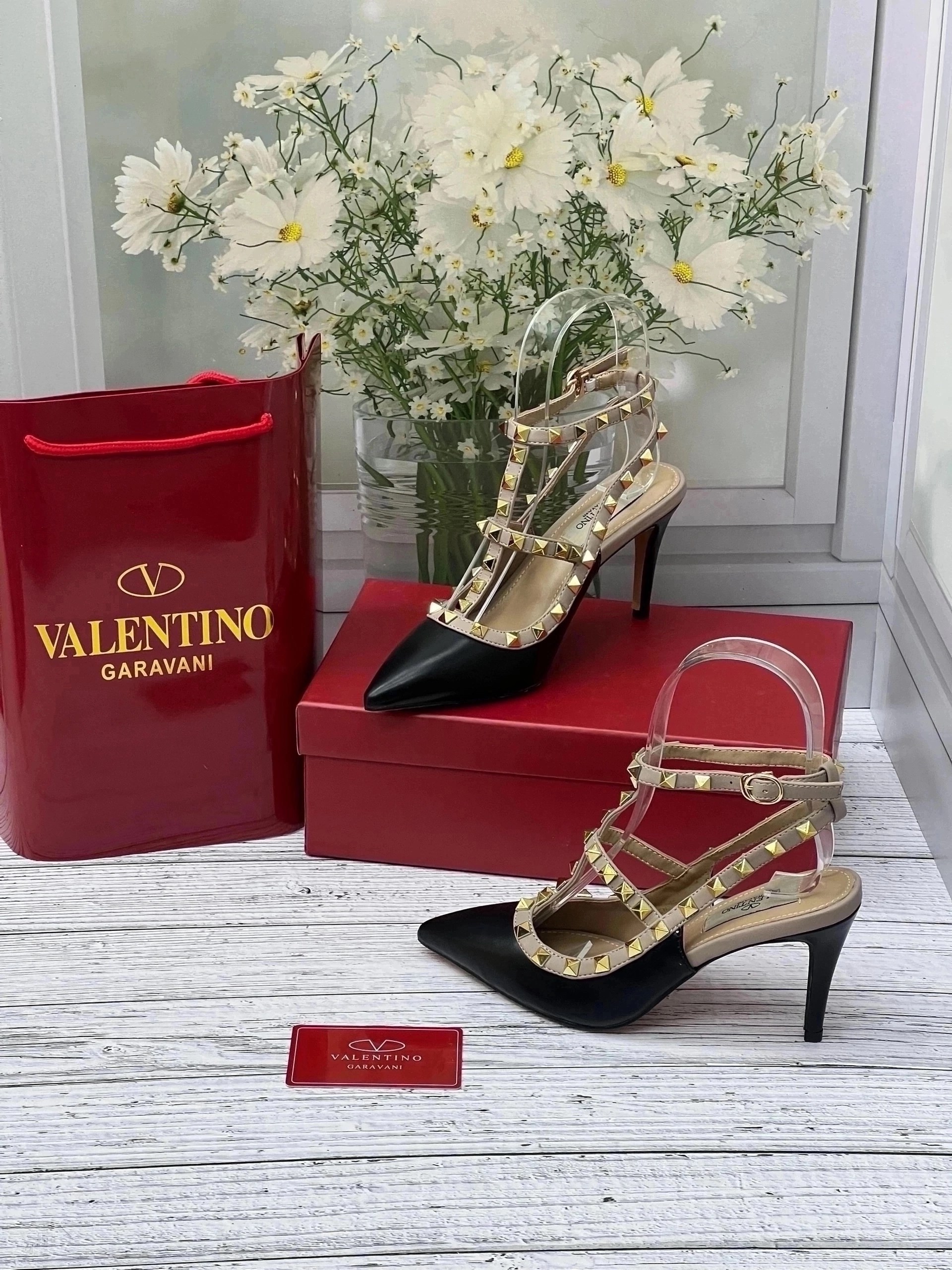 ,valentino туфли,босоножки valentino,туфли валентино черные,туфля