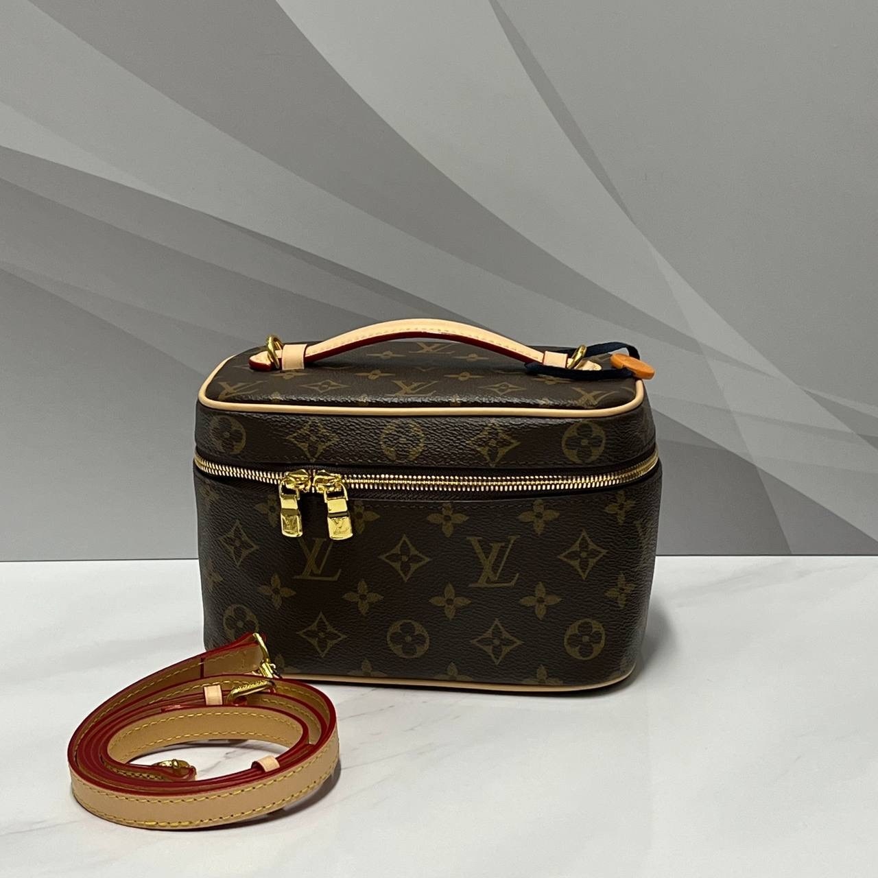 косметичка луи витон оригинал,louis vuitton косметичка,косметичка луи виттон оригинал,луи виттон косметичка,косметичка луис виттон
