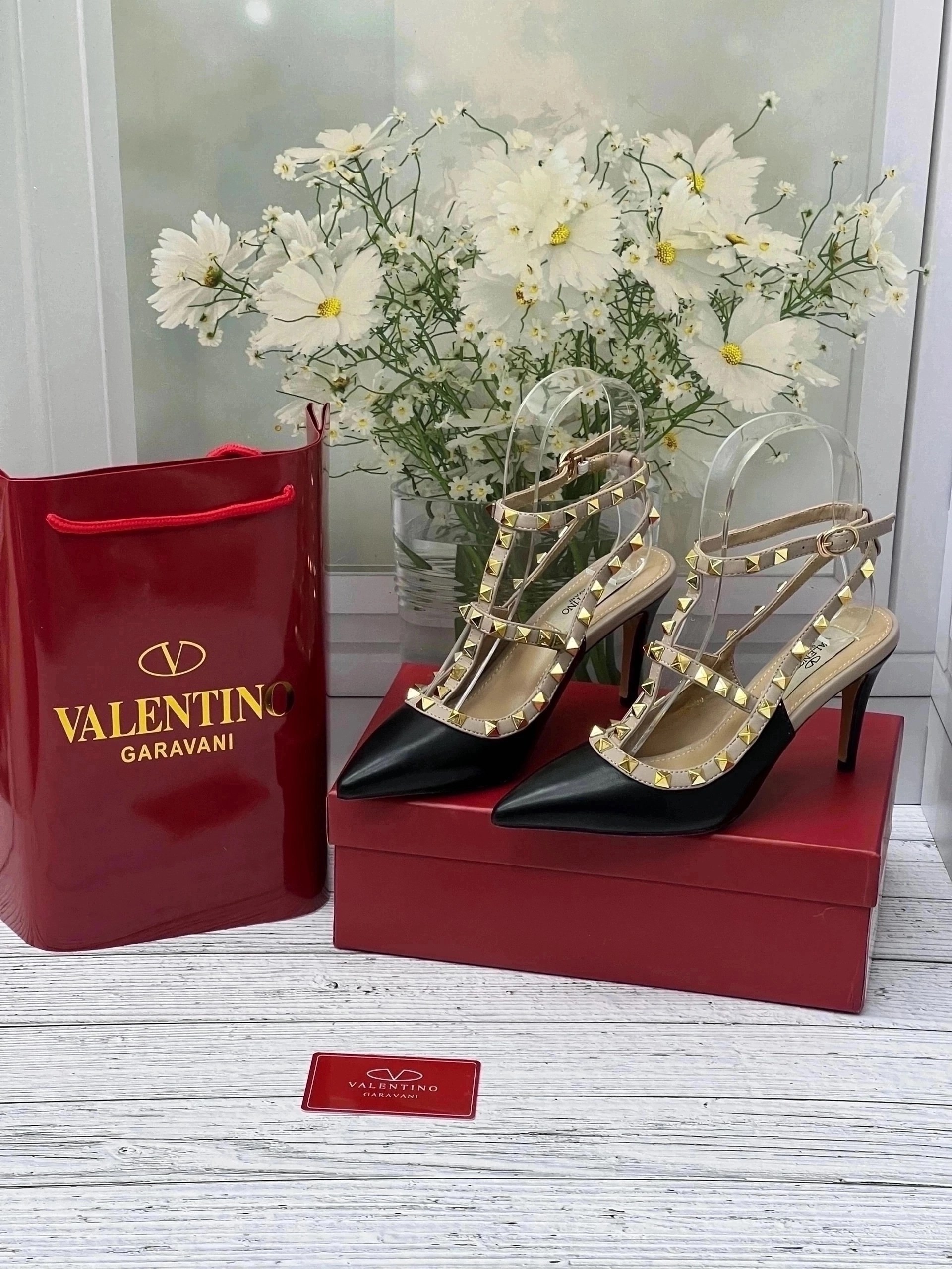 ,valentino туфли,босоножки valentino,туфли валентино черные,туфля