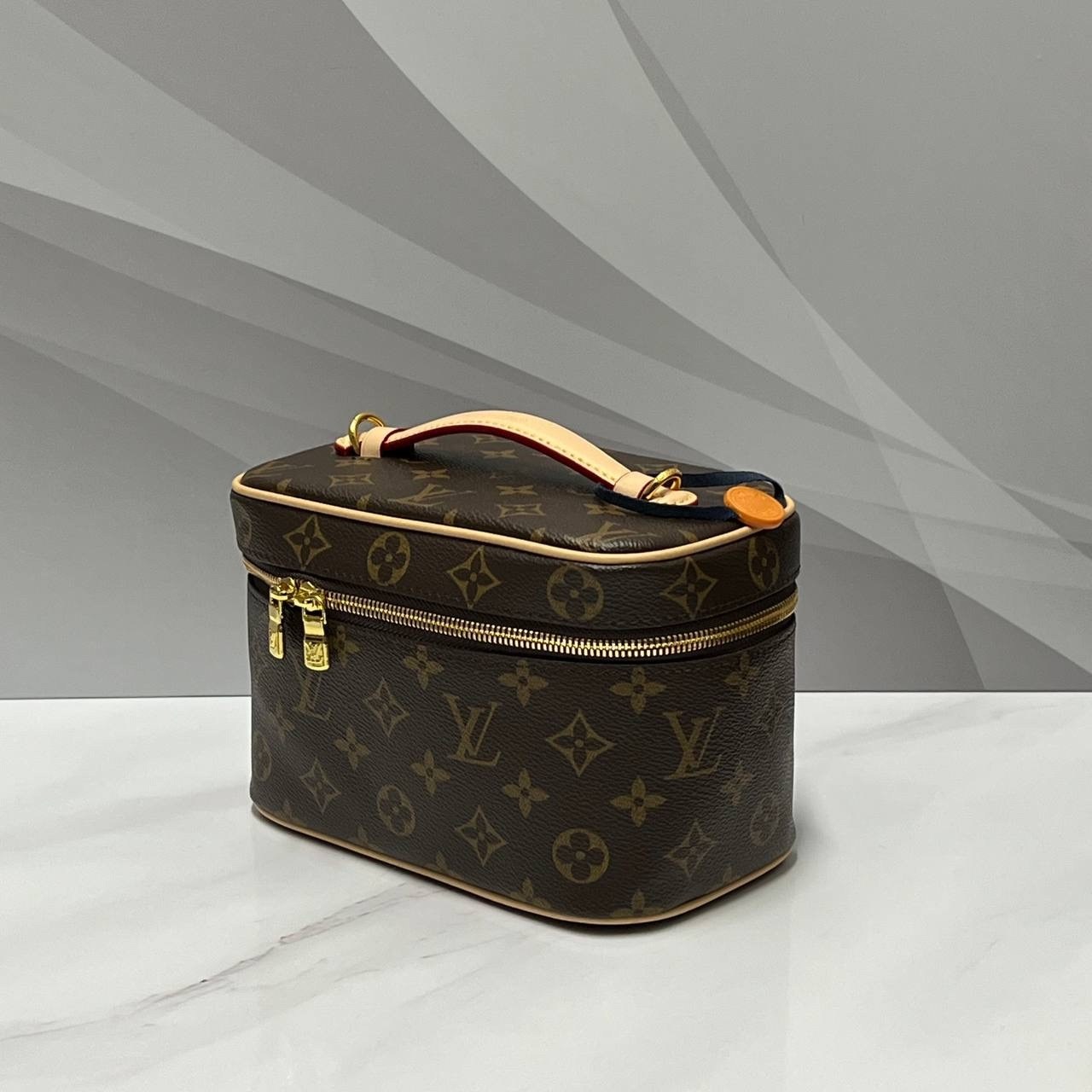 косметичка луи витон оригинал,louis vuitton косметичка,косметичка луи виттон оригинал,луи виттон косметичка,косметичка луис виттон