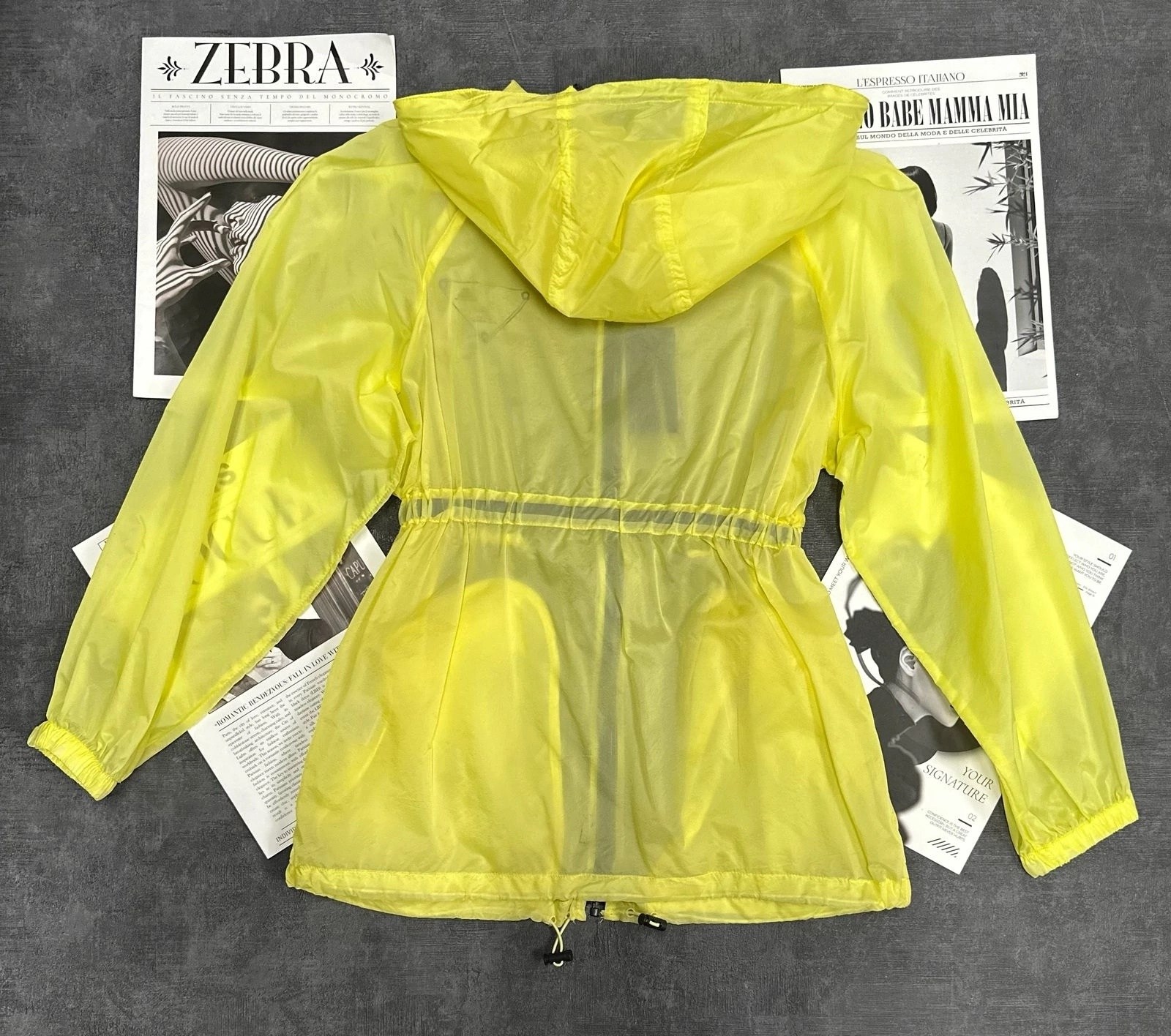 куртка adidas by stella mccartney,легкая куртка,желтая куртка,спортивная куртка,одежда с капюшоном