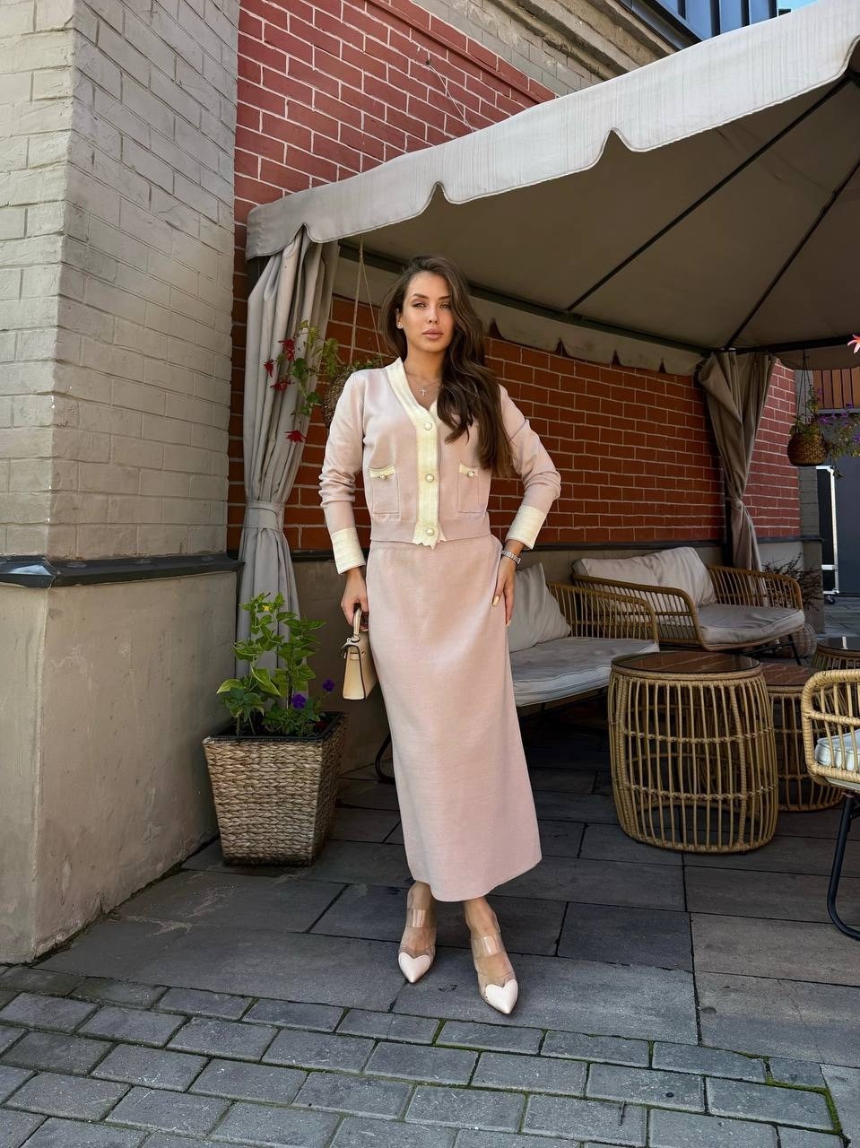 женские костюмы с юбкой,костюм с юбкой,элегантные наряды,жакет и юбка,трикотажные костюмы