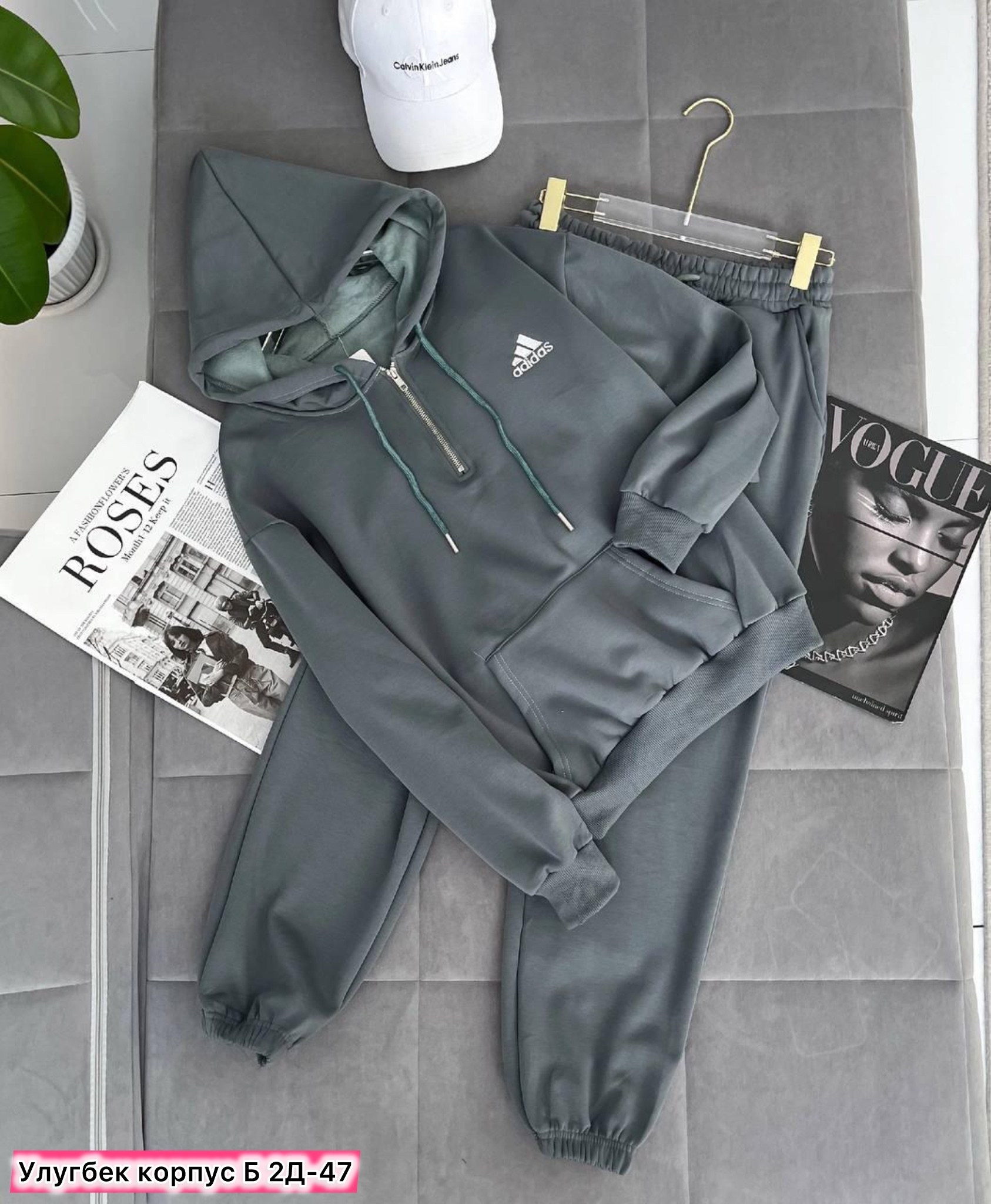 спортивные костюм,спортивный костюм adidas originals на флисе,костюм спортивный мужской,костюм на флисе,спорт костюм