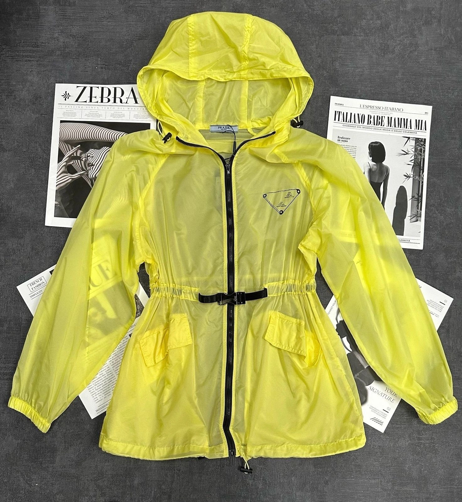 куртка adidas by stella mccartney,легкая куртка,желтая куртка,спортивная куртка,одежда с капюшоном