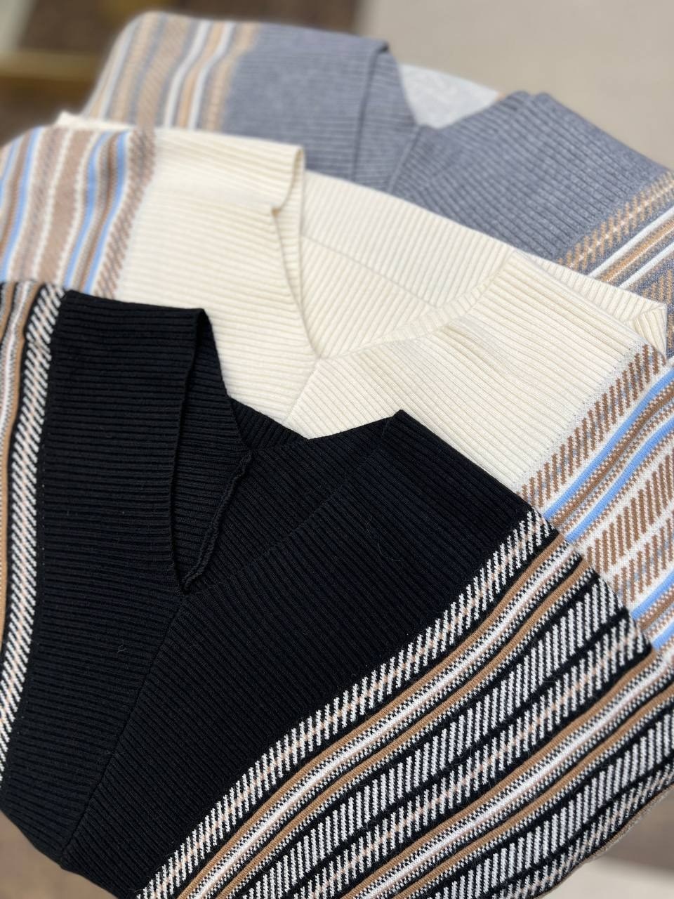 женский трикотажный пуловер,модные свитера,свитер пуловер,стильный свитер,трикотажный свитер