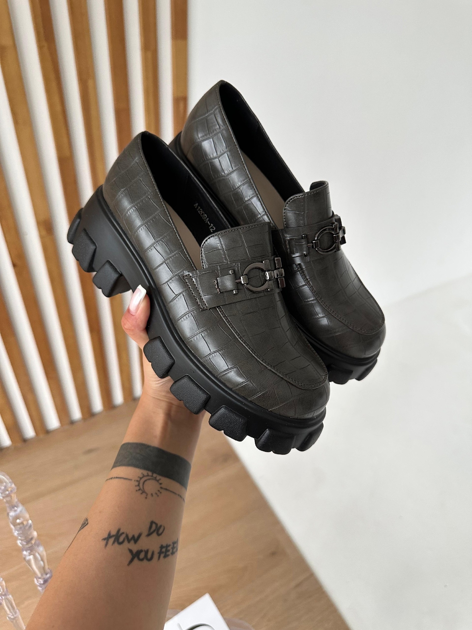 ,женские лоферы,лоферы цвета хаки,модные лоферы,женская