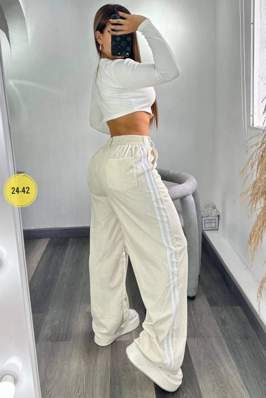 модные костюмы,стильные костюмы,костюм повседневный,костюм бежевый,женские спортивные костюмы