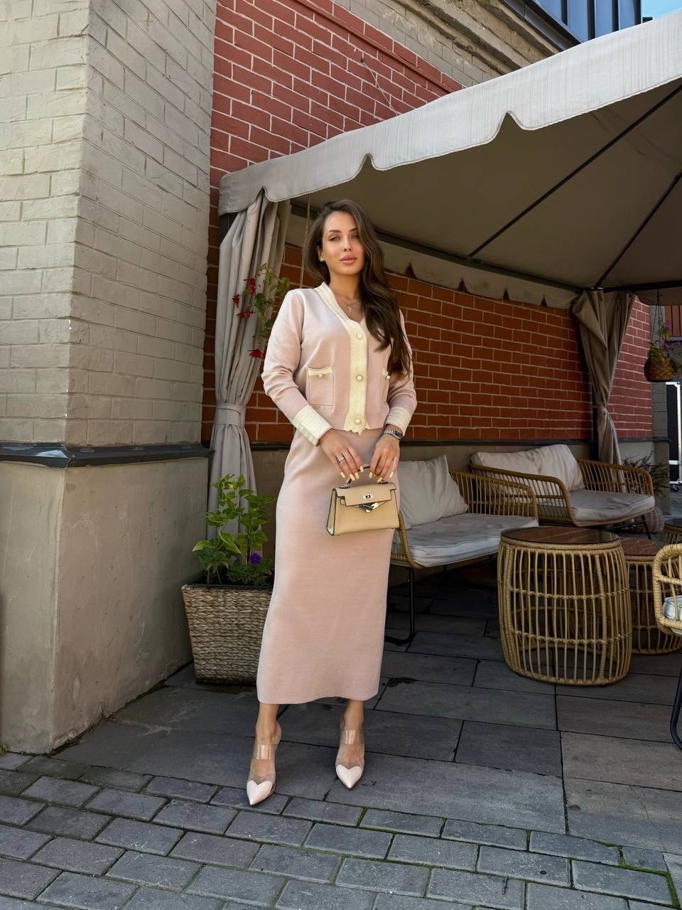 женские костюмы с юбкой,костюм с юбкой,элегантные наряды,жакет и юбка,трикотажные костюмы