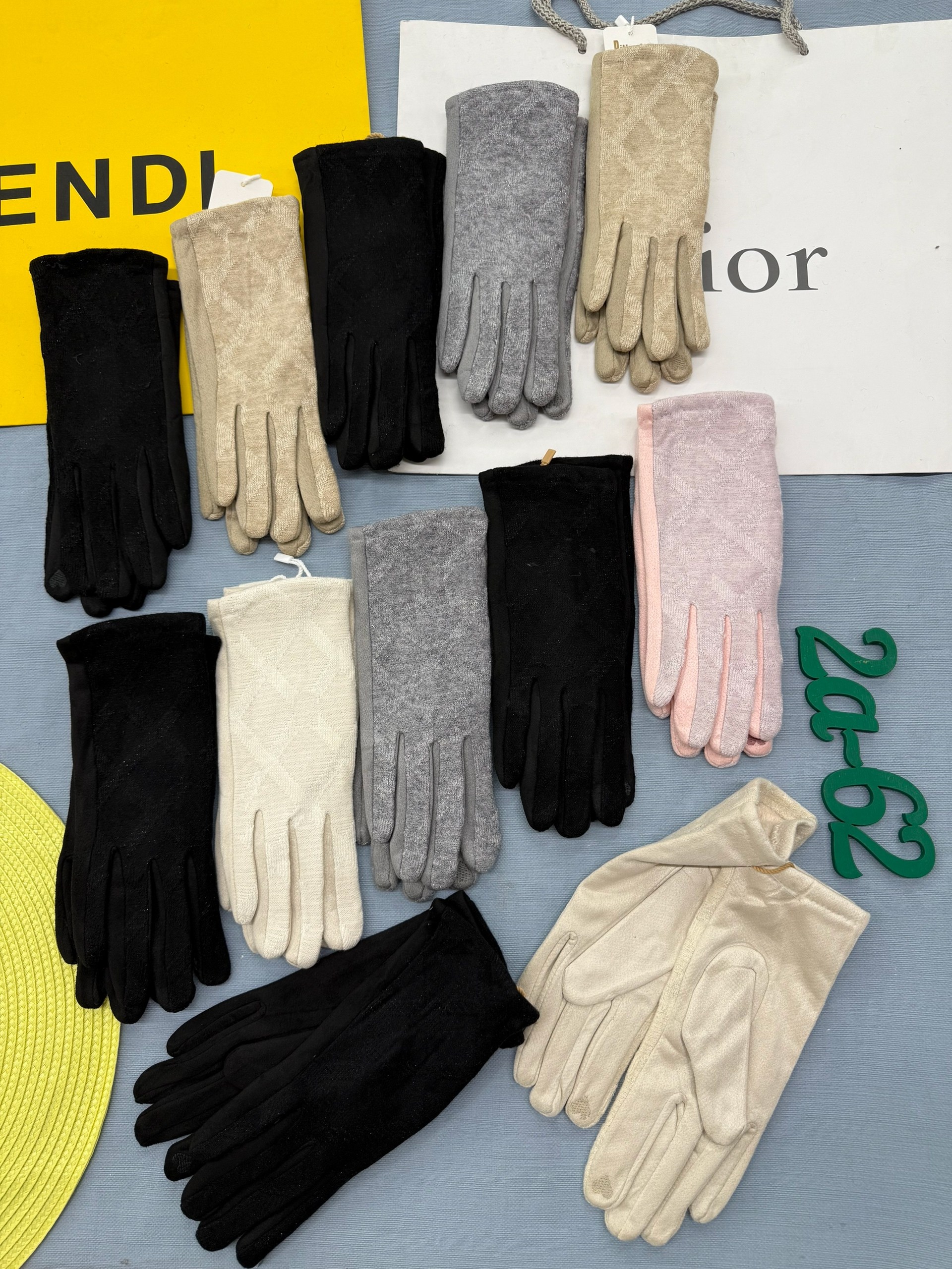 женские перчатки,перчатки женски,перчатки модные,перчатки для женщин,перчатки замшевые