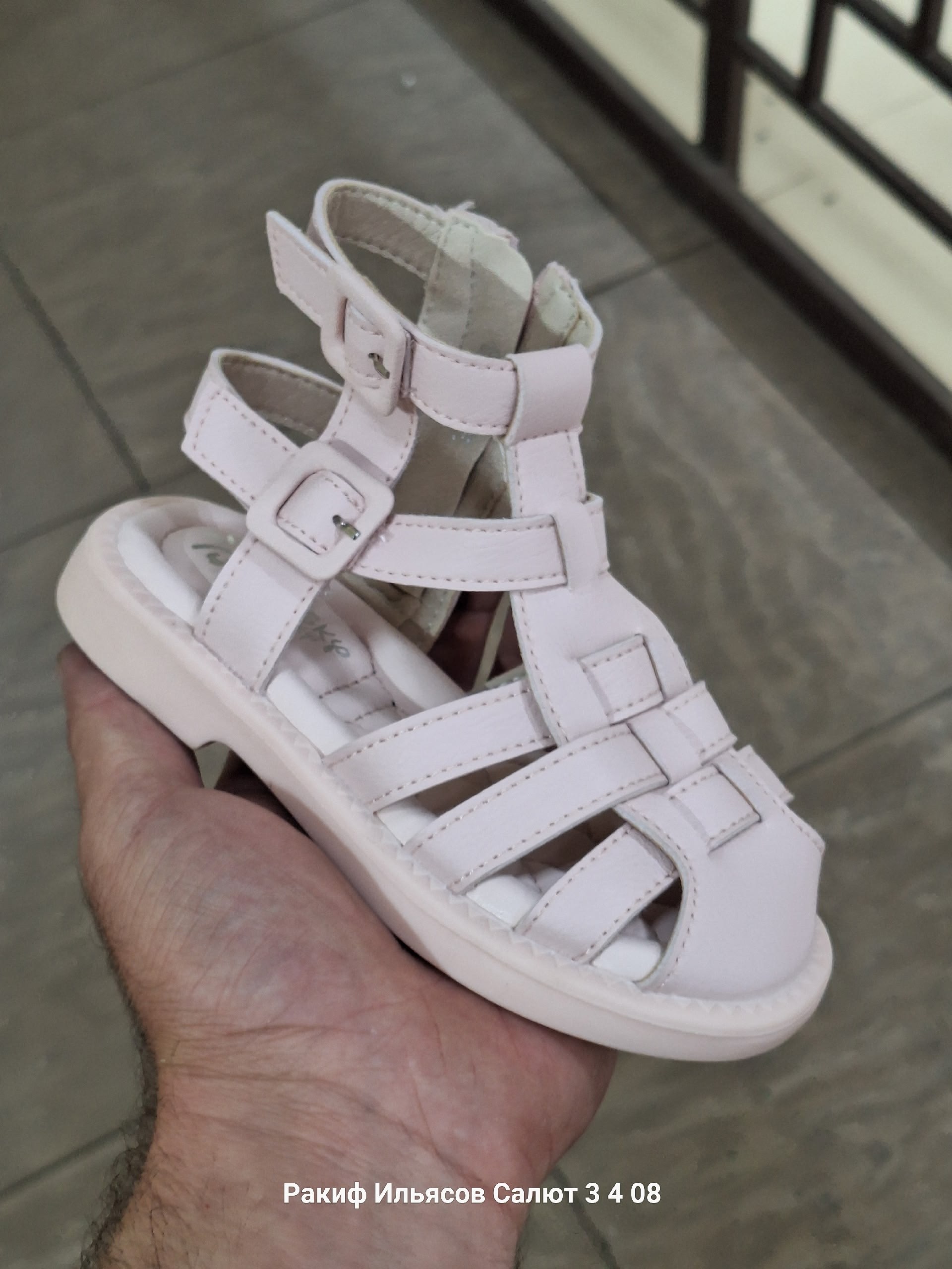 ,сандалии,модные сандалии,детские сандалии,сандали